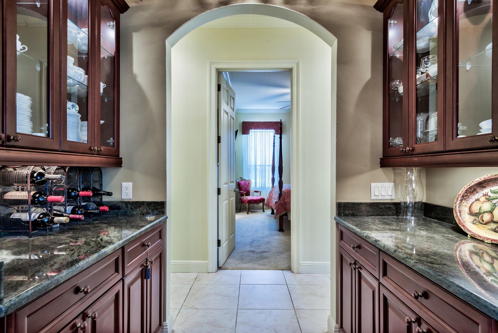 BAYTOWNE AVE EAST - Residential