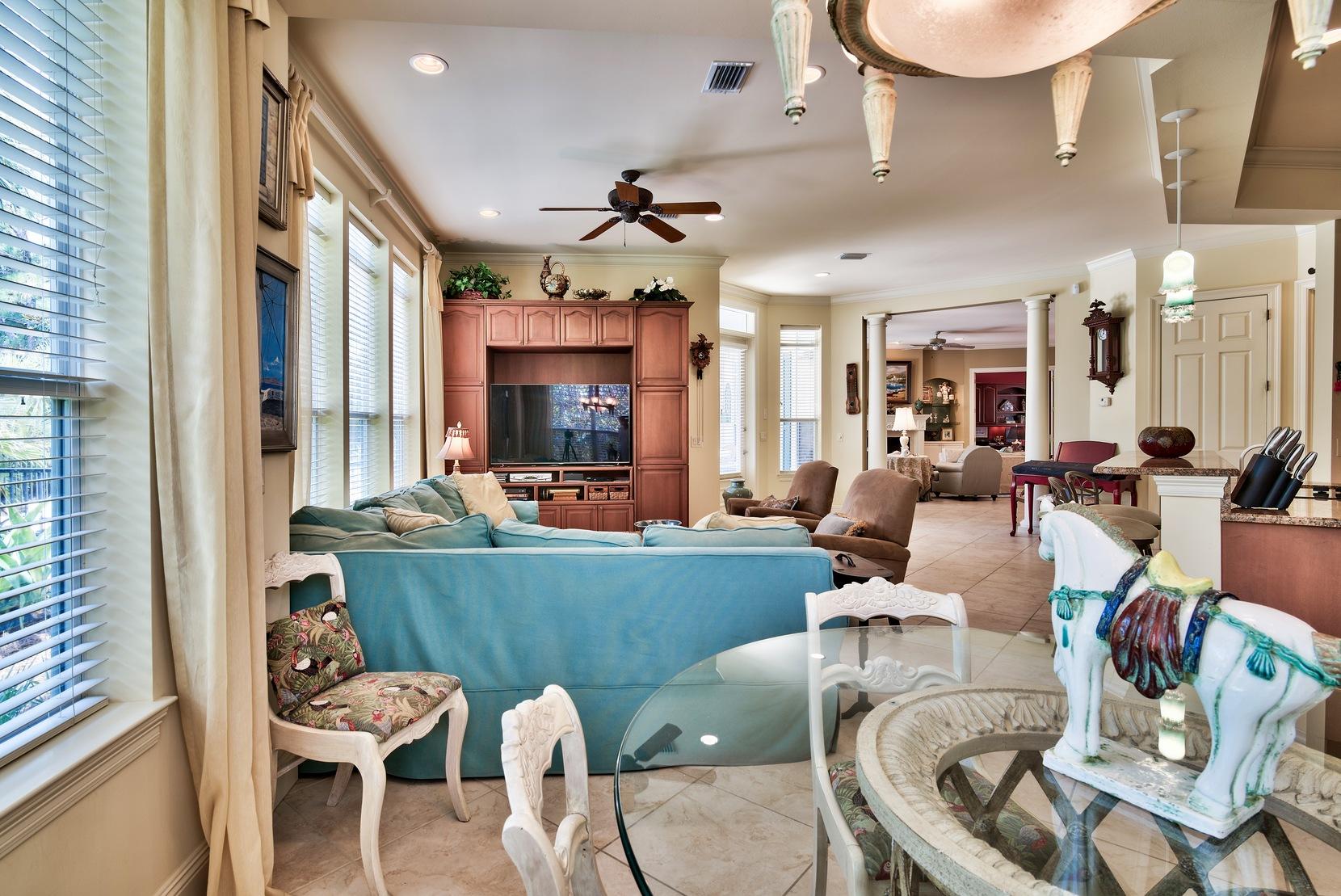 BAYTOWNE AVE EAST - Residential