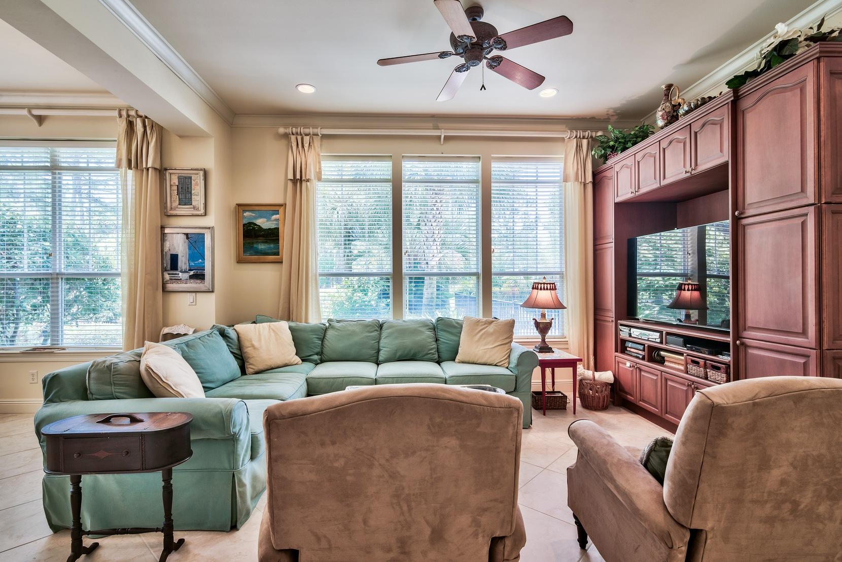 BAYTOWNE AVE EAST - Residential