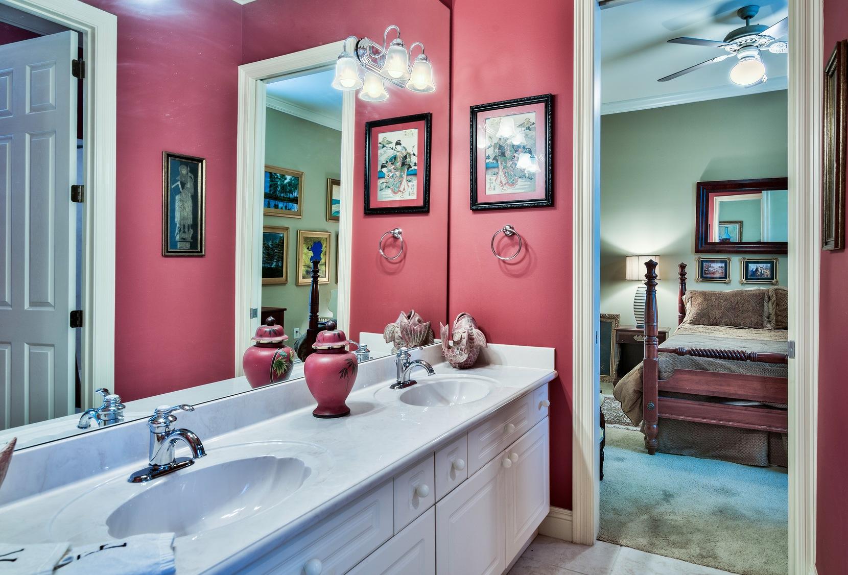 BAYTOWNE AVE EAST - Residential