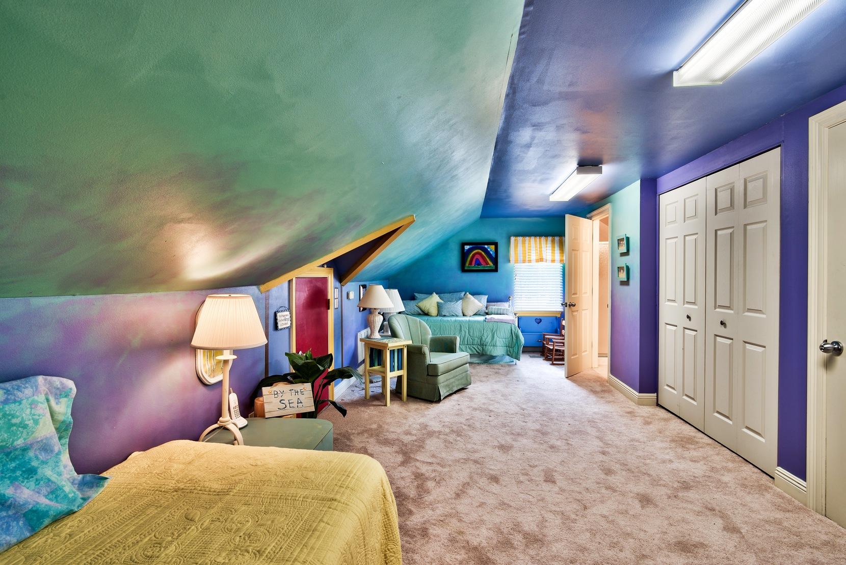 BAYTOWNE AVE EAST - Residential