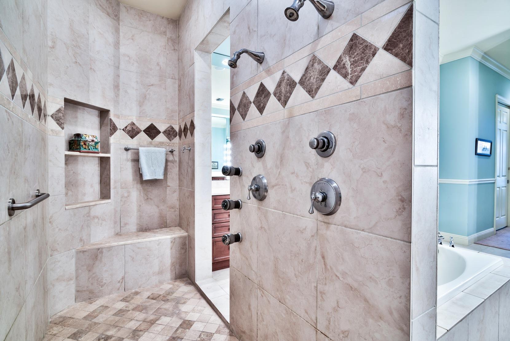 BAYTOWNE AVE EAST - Residential