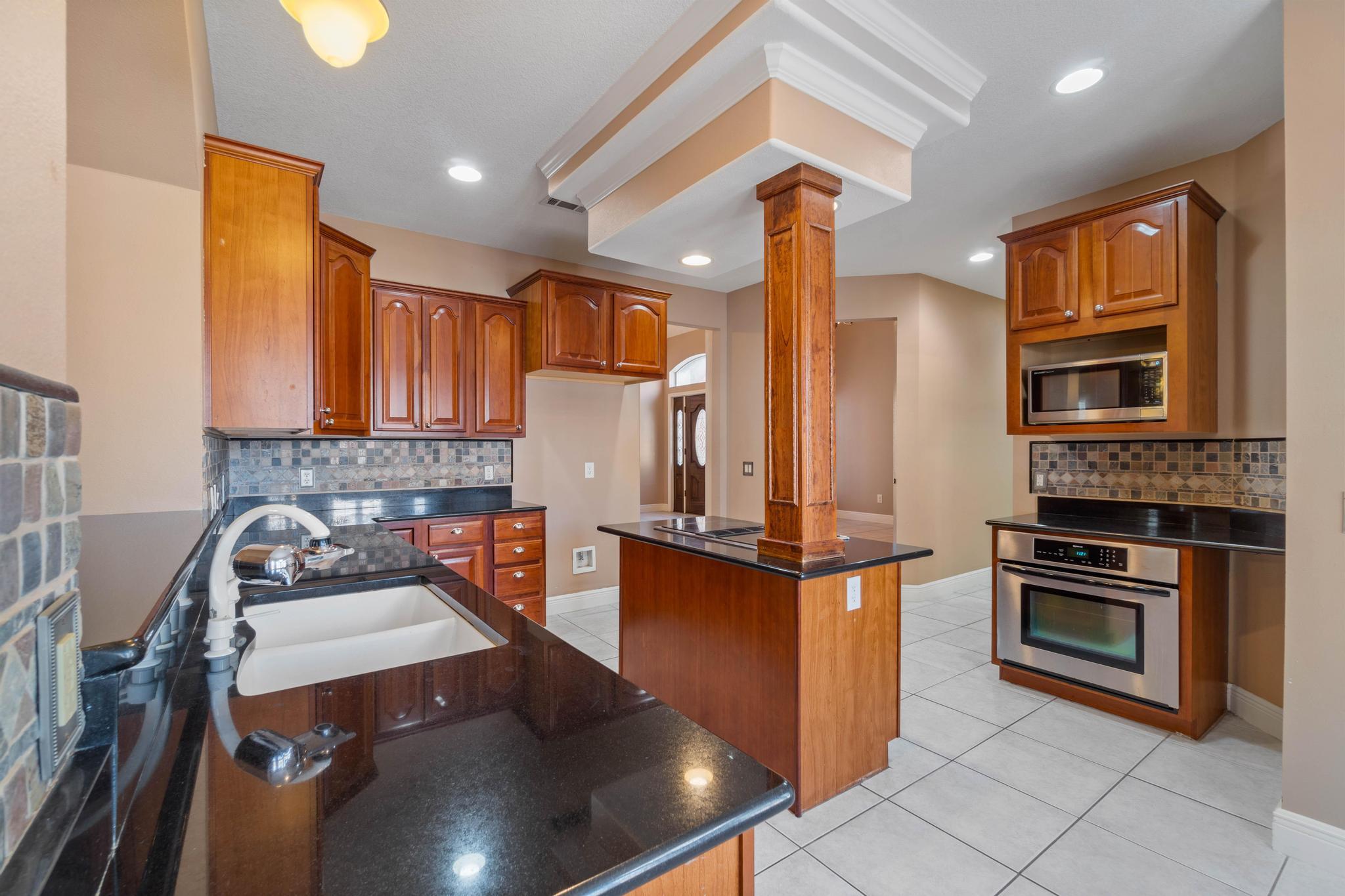 SAVANNAH PLANTATION - Residential