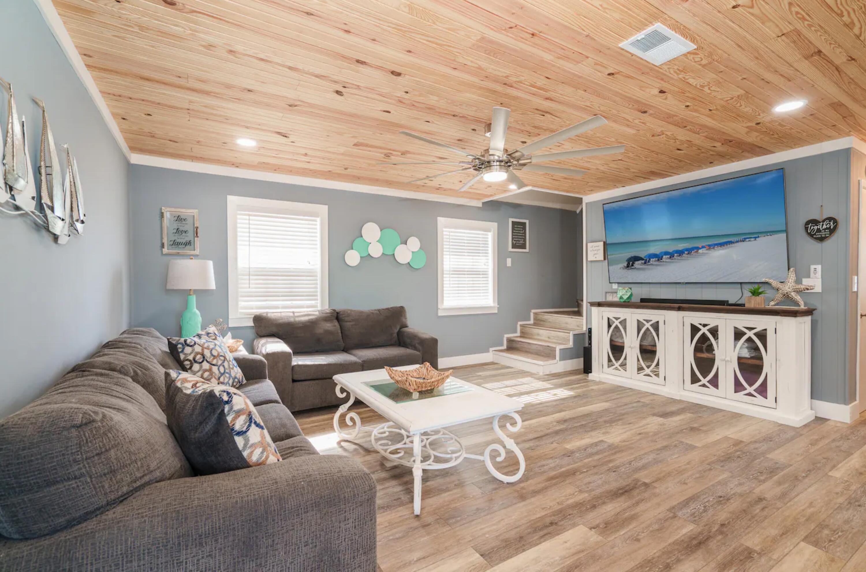 HOLIDAY BEACH - Residential