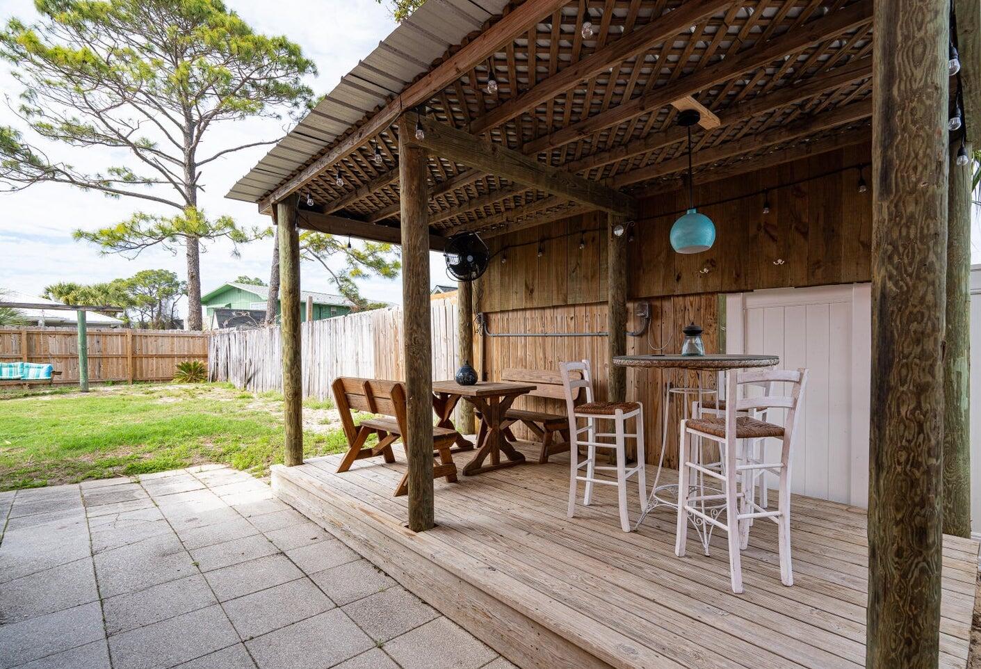 HOLIDAY BEACH - Residential