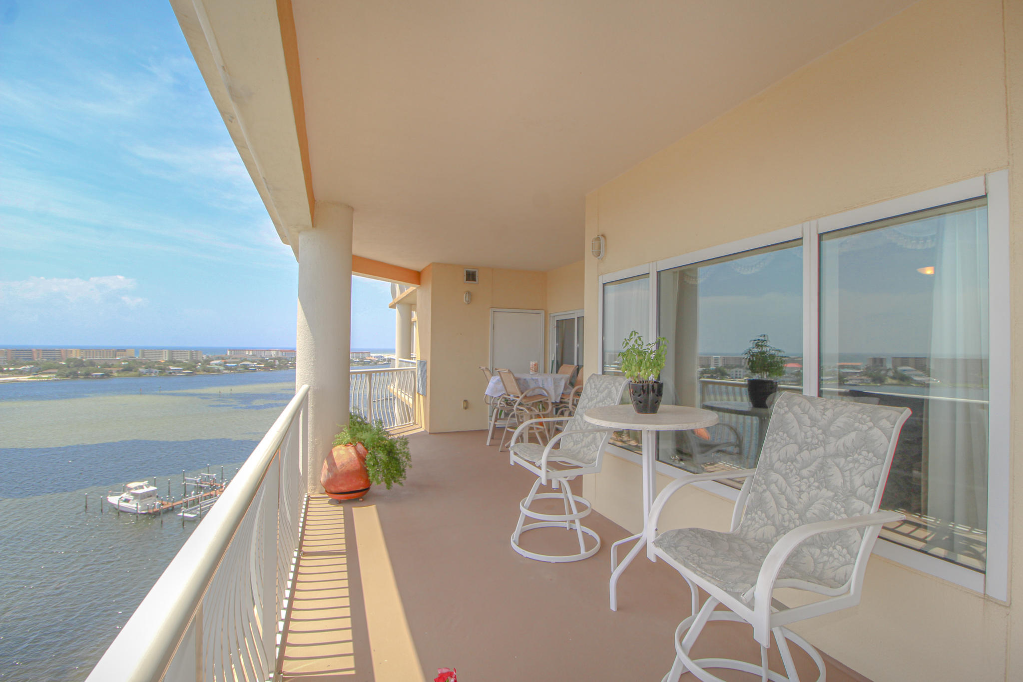 PRESIDIO YACHT CLUB - Residential