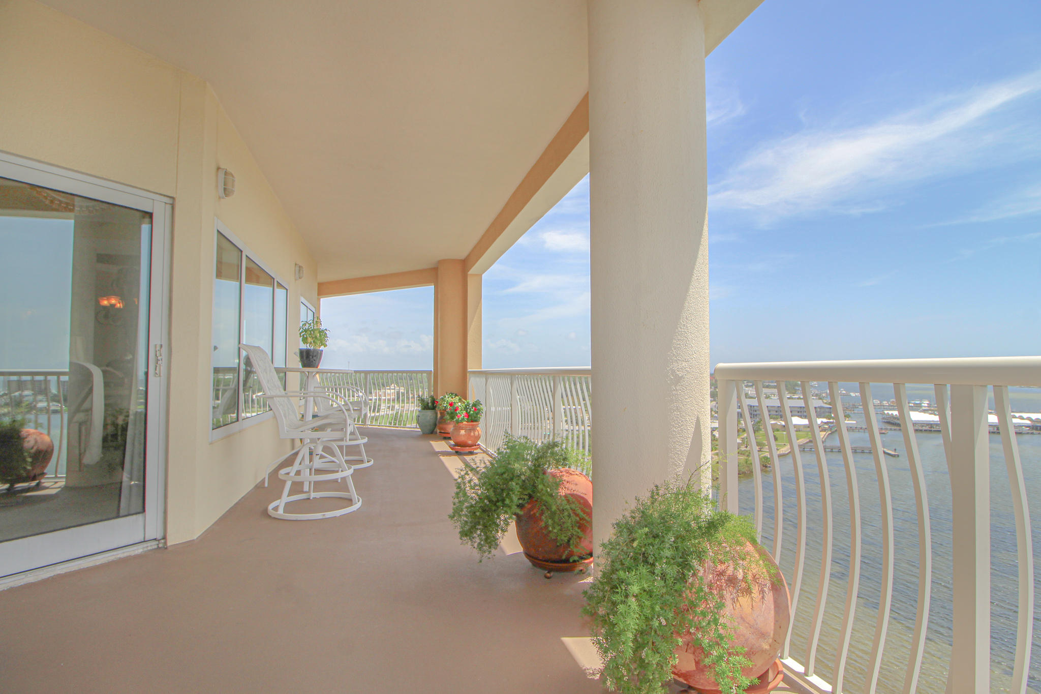 PRESIDIO YACHT CLUB - Residential