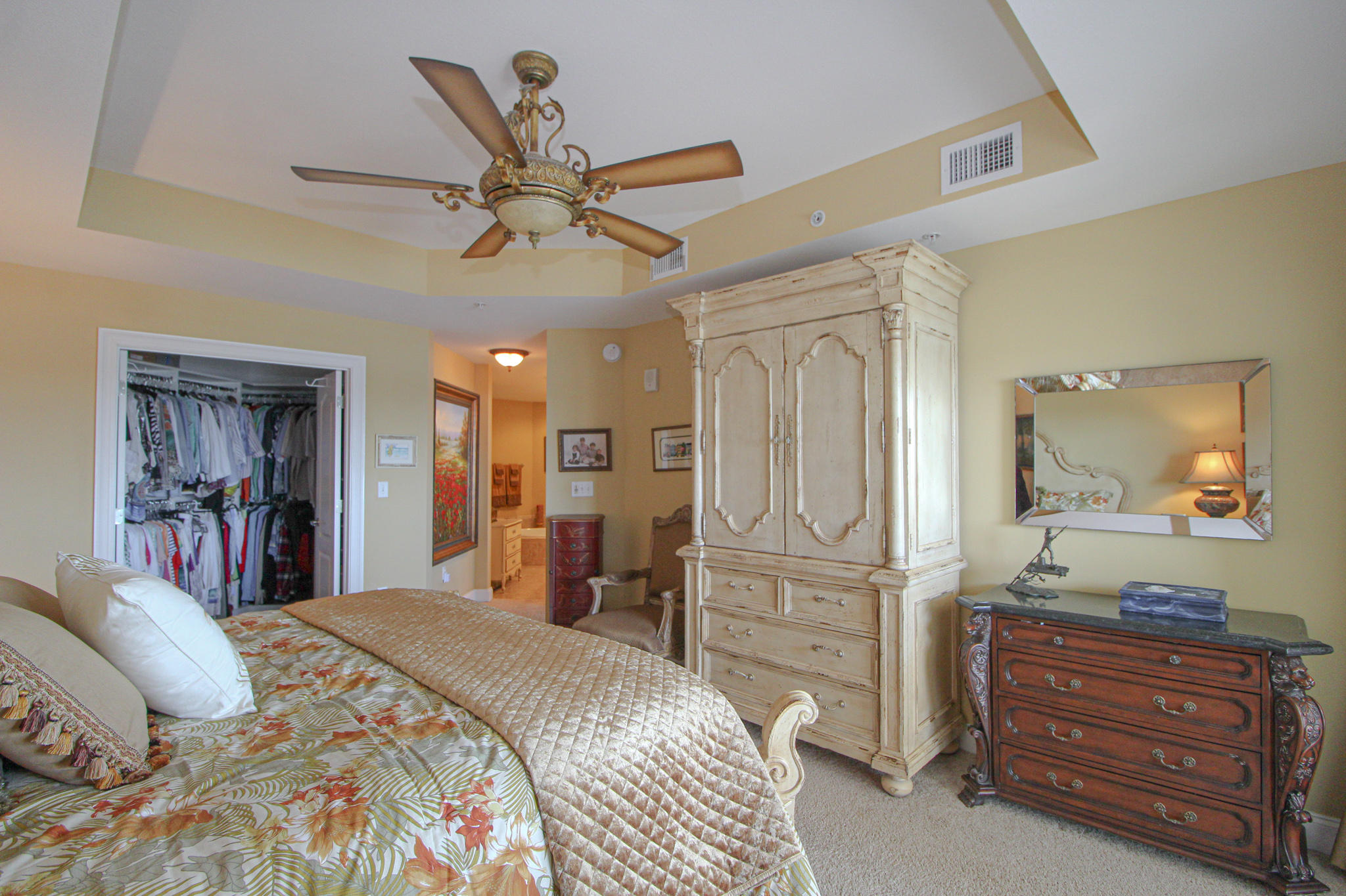 PRESIDIO YACHT CLUB - Residential