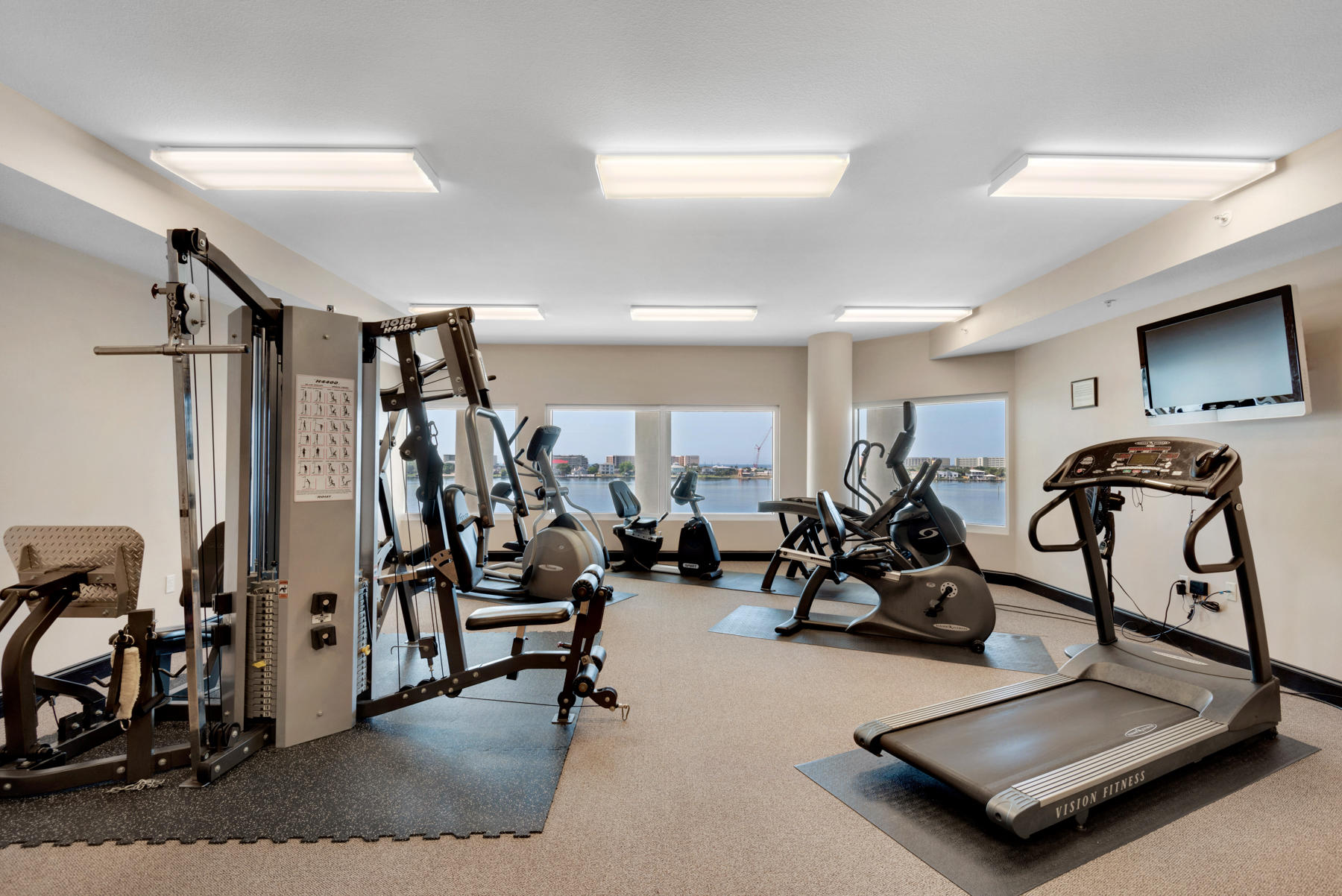 PRESIDIO YACHT CLUB - Residential