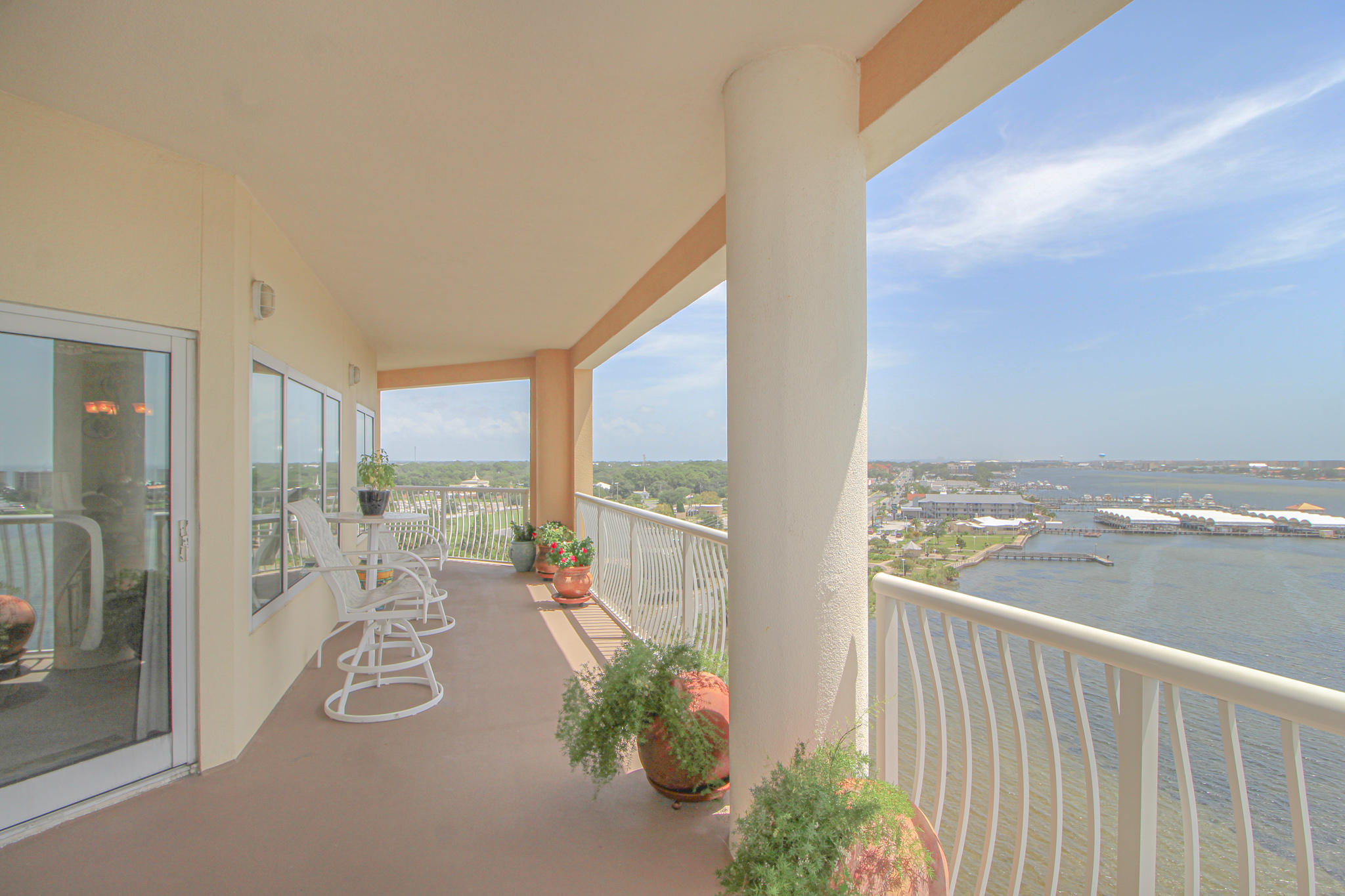 PRESIDIO YACHT CLUB - Residential