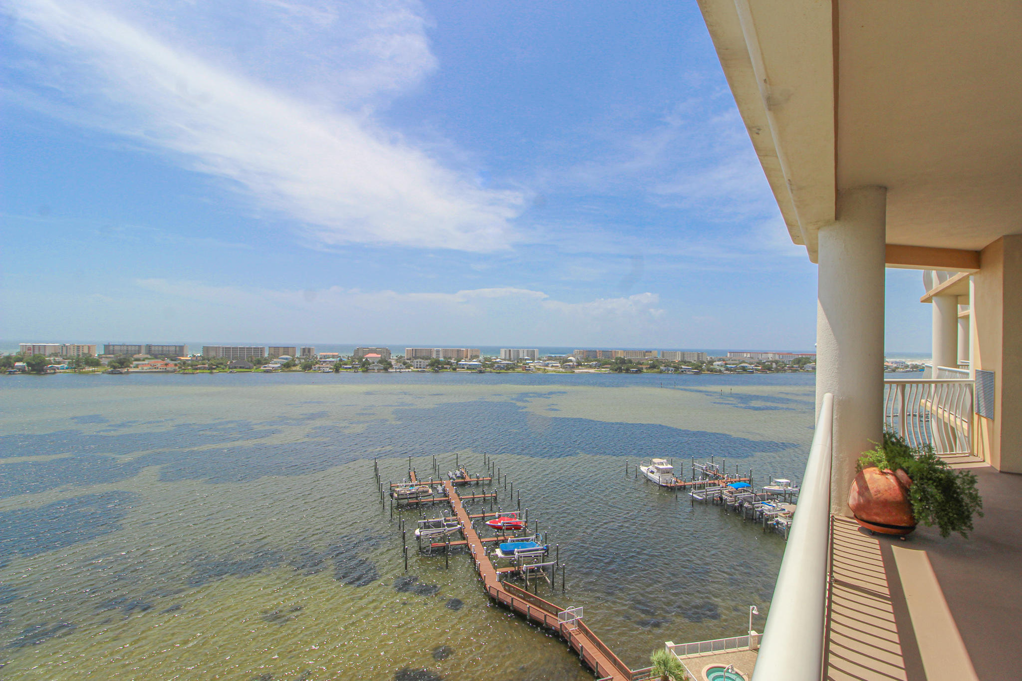 PRESIDIO YACHT CLUB - Residential