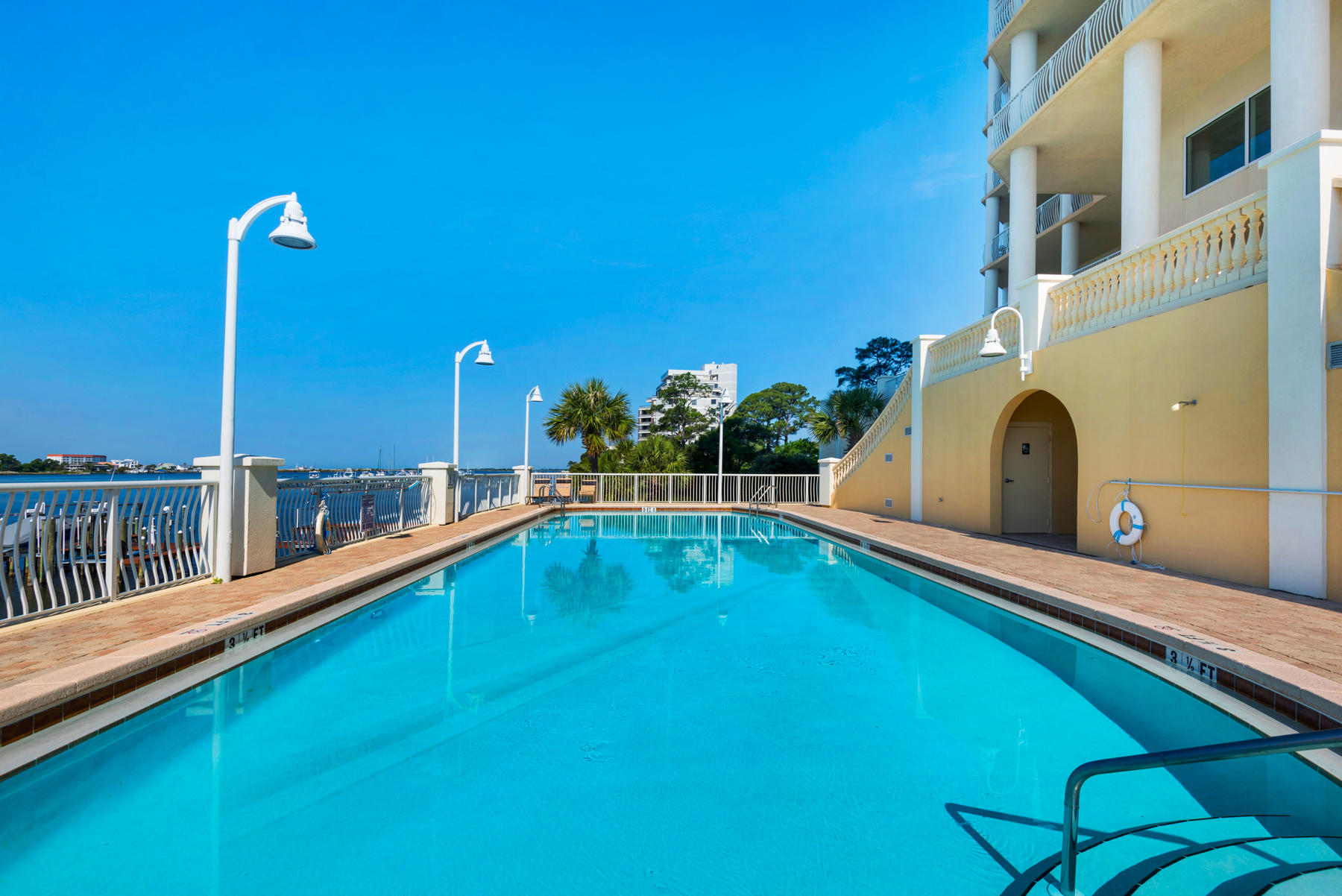 PRESIDIO YACHT CLUB - Residential