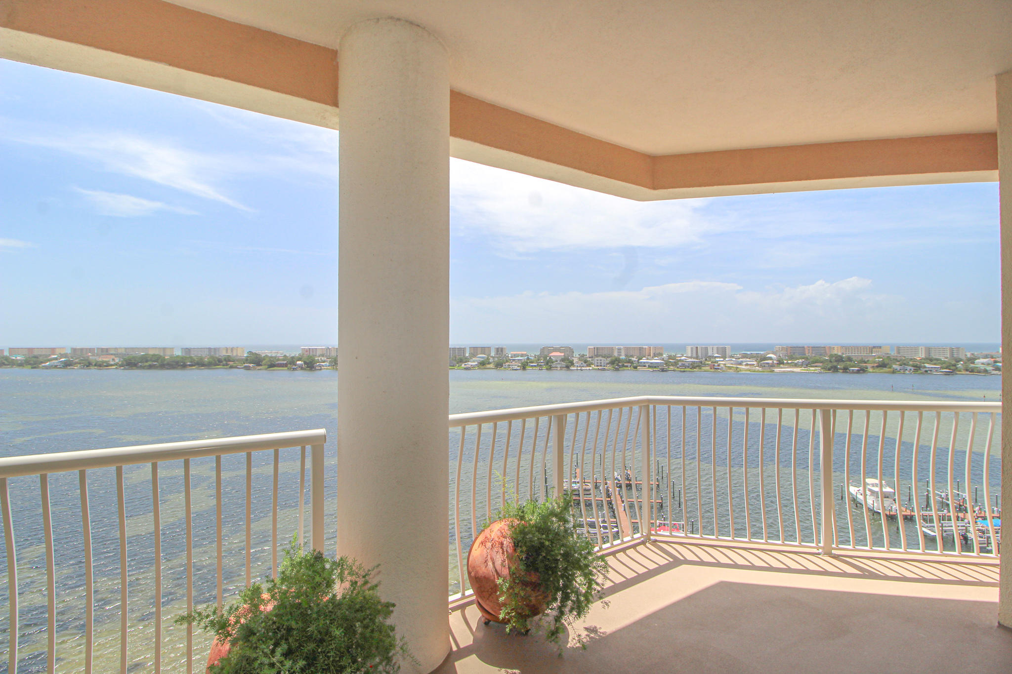 PRESIDIO YACHT CLUB - Residential