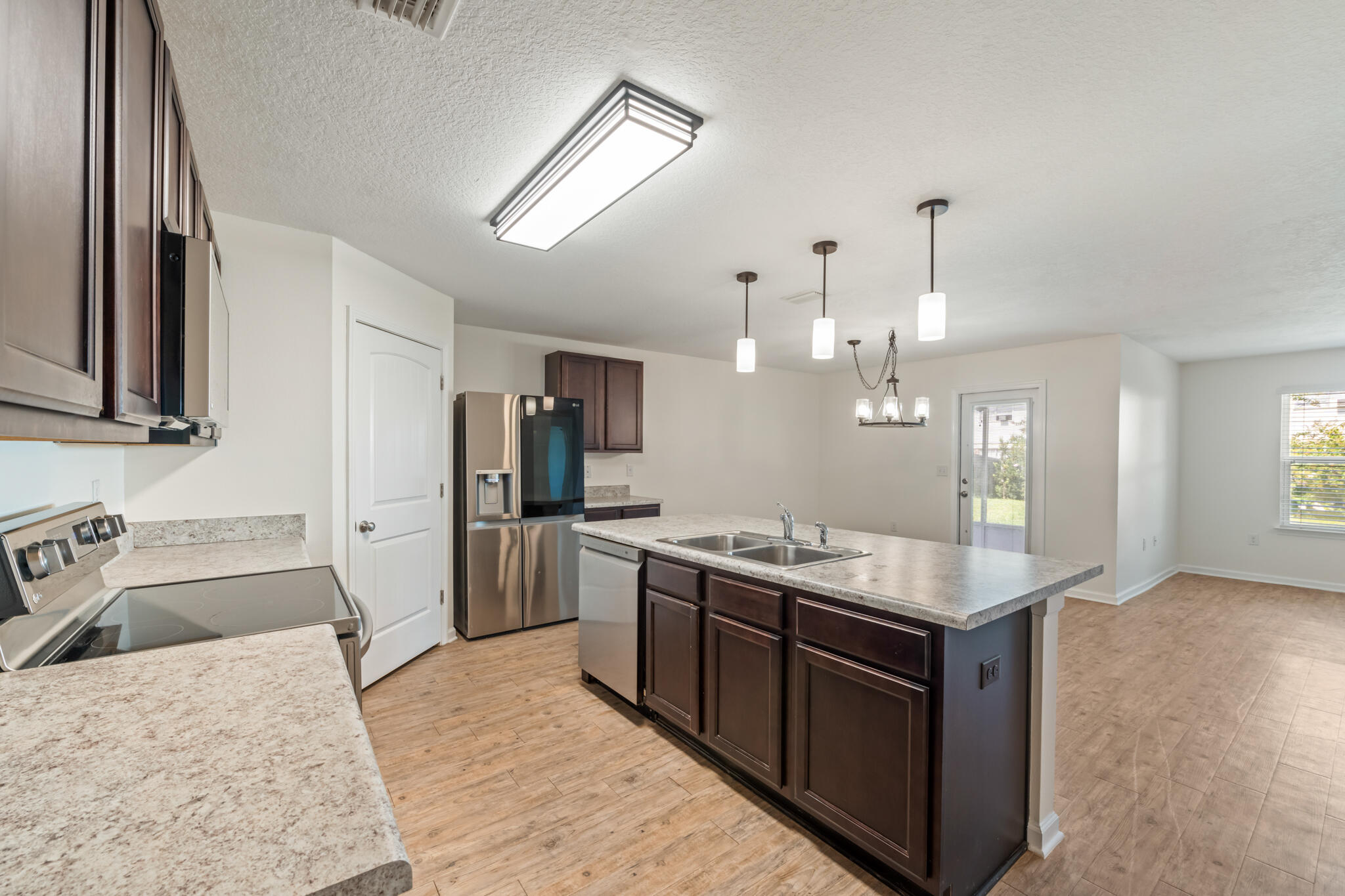 MAGNOLIA BEND - Residential