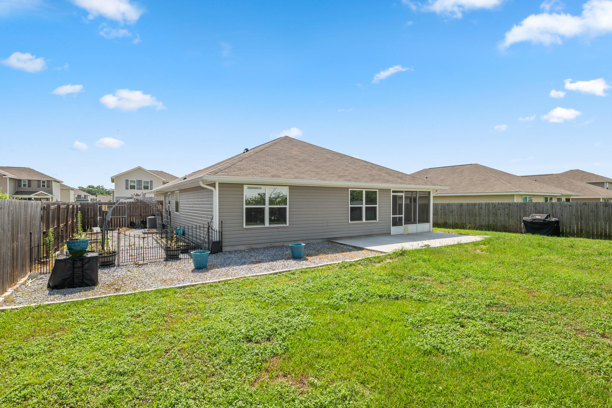 MAGNOLIA BEND - Residential