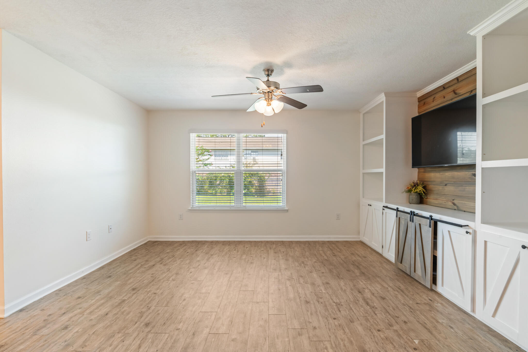 MAGNOLIA BEND - Residential