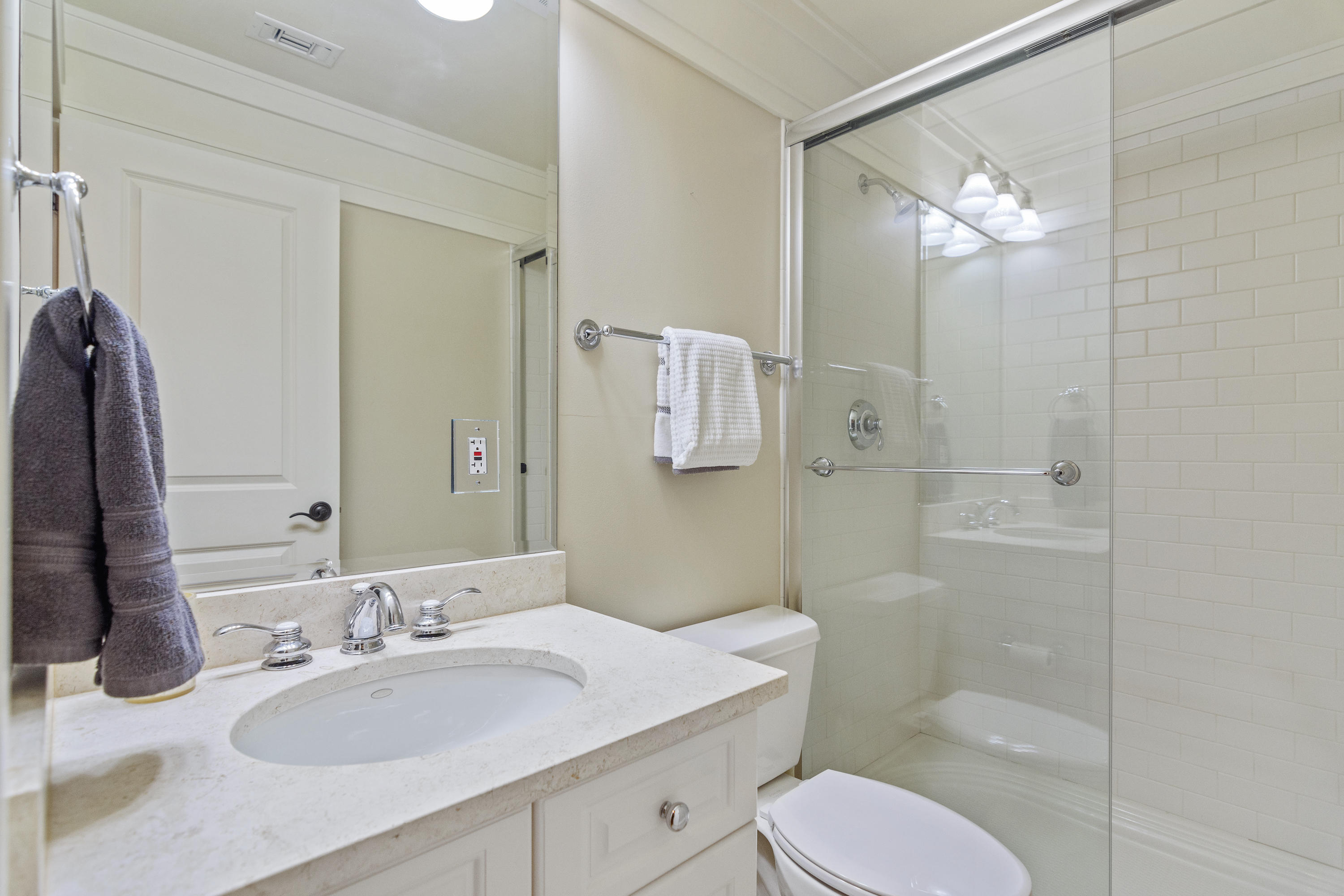 LAKESIDE LODGE AT PROSPECT POINT - Residential