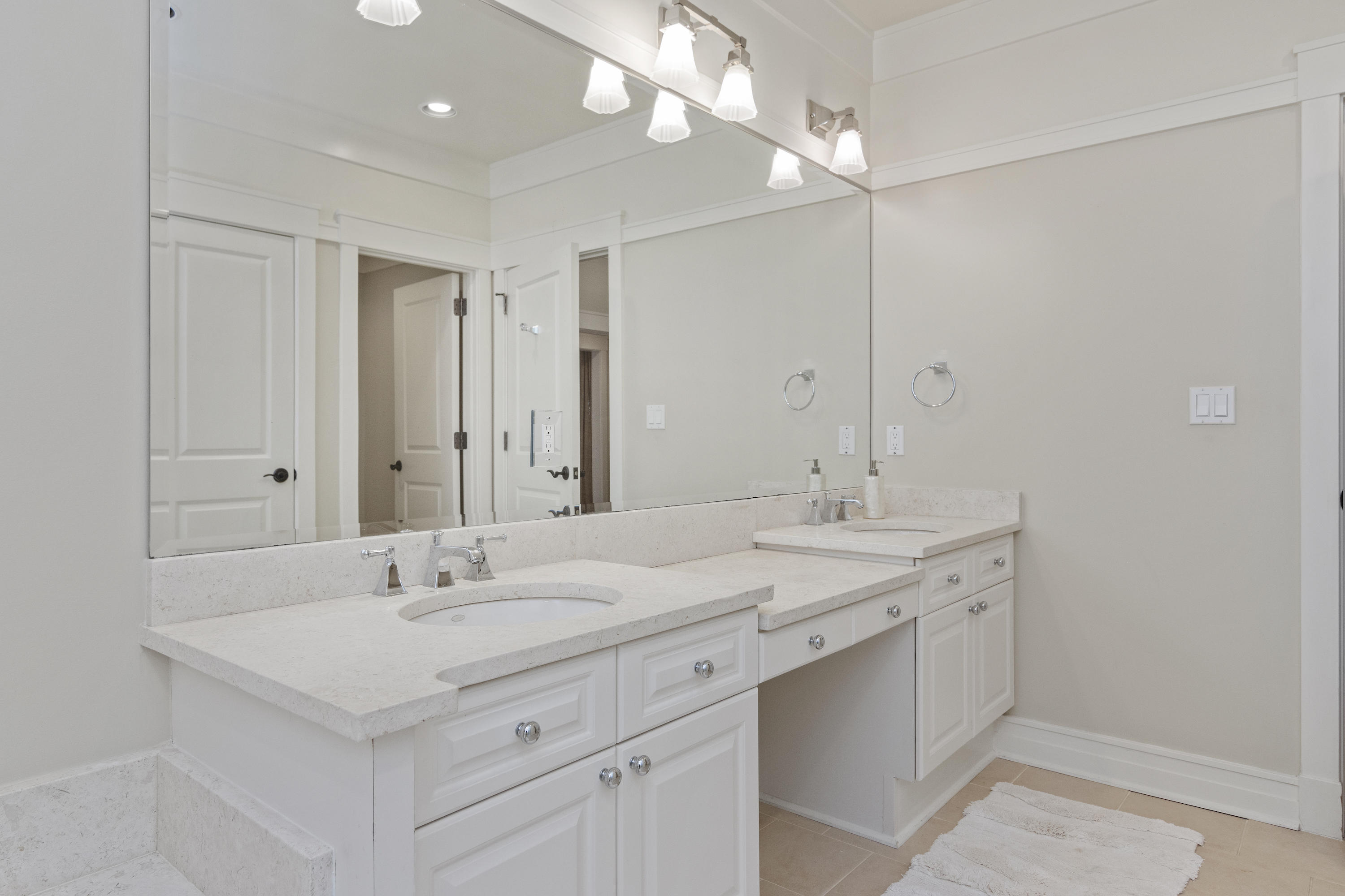 LAKESIDE LODGE AT PROSPECT POINT - Residential