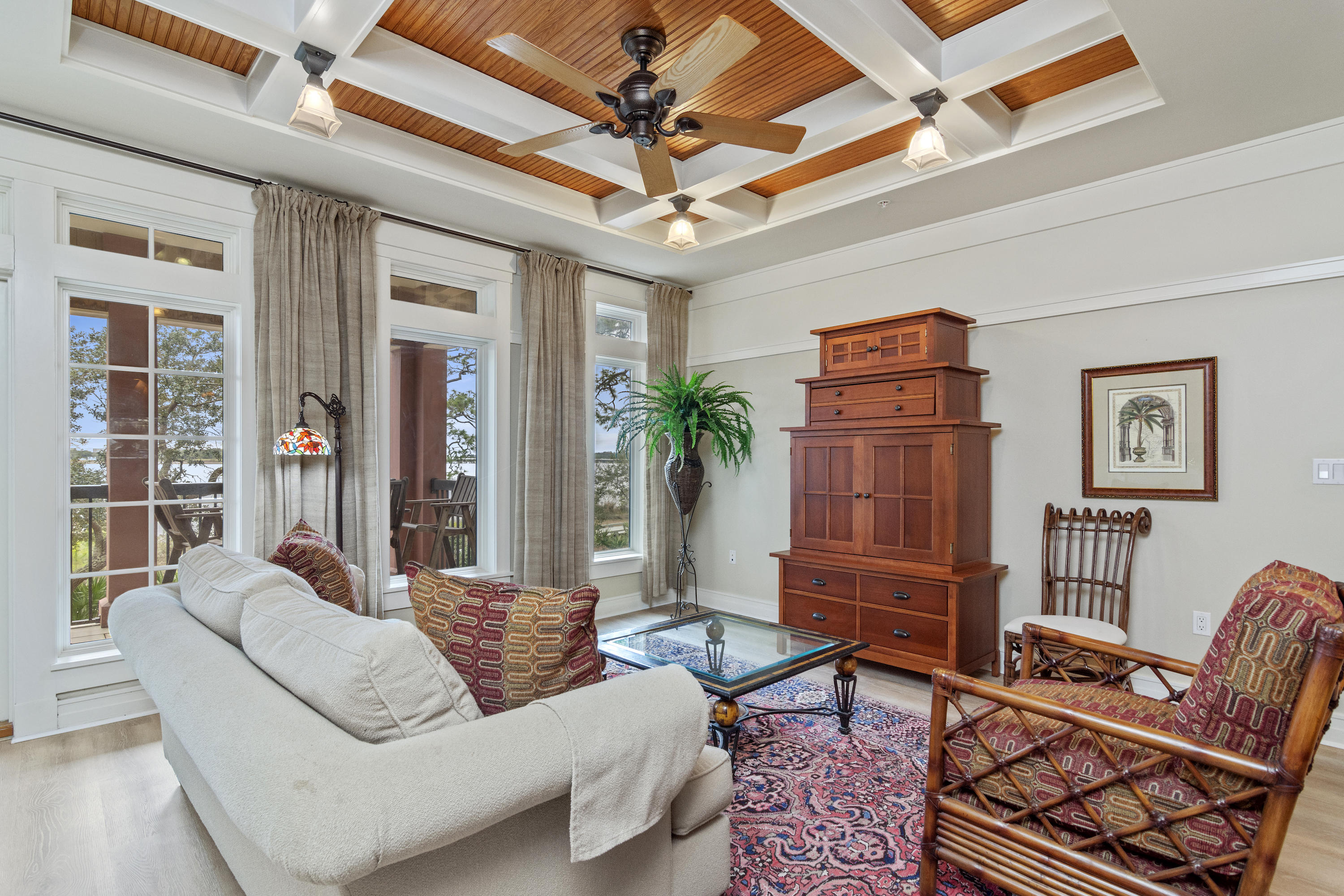 LAKESIDE LODGE AT PROSPECT POINT - Residential