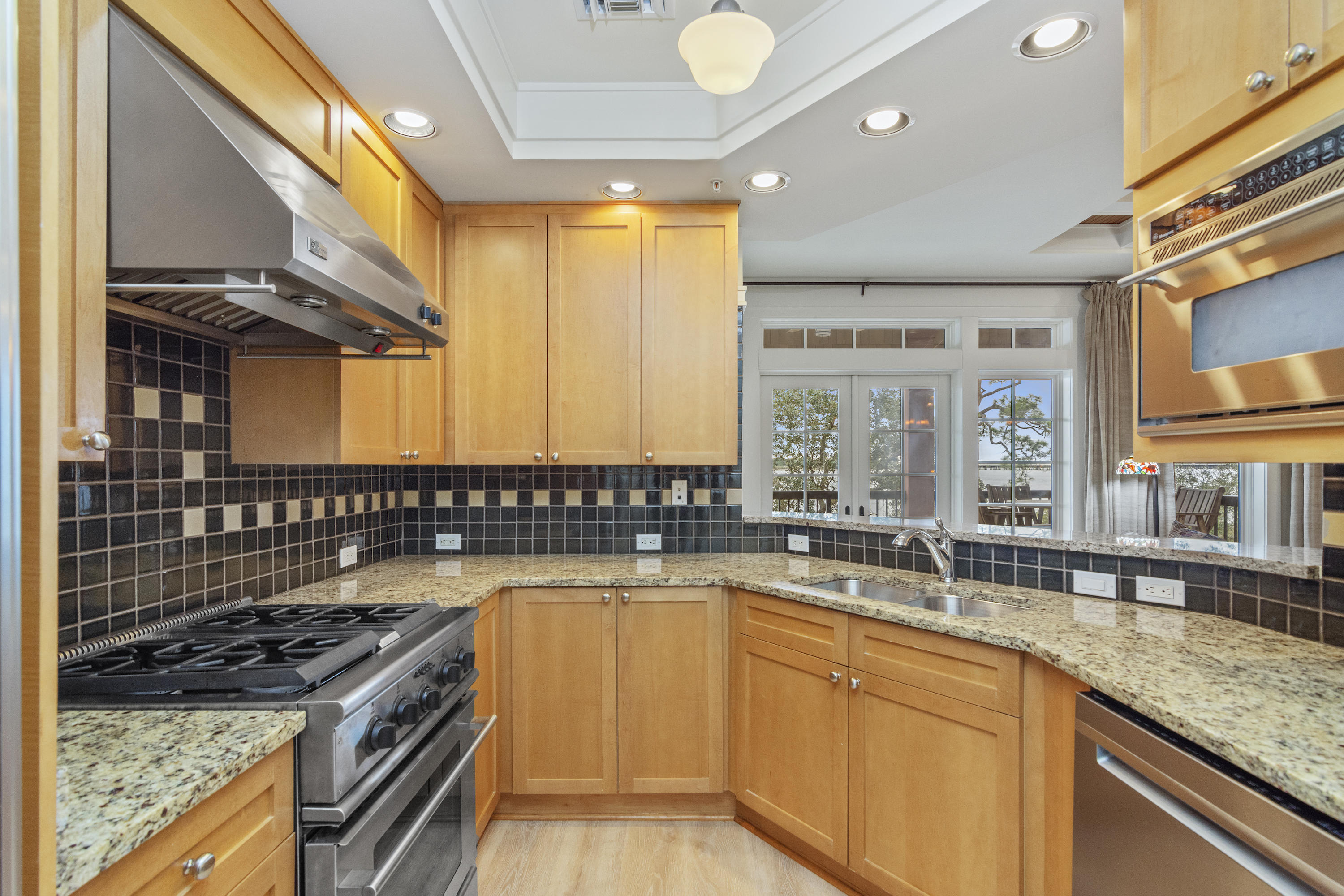 LAKESIDE LODGE AT PROSPECT POINT - Residential