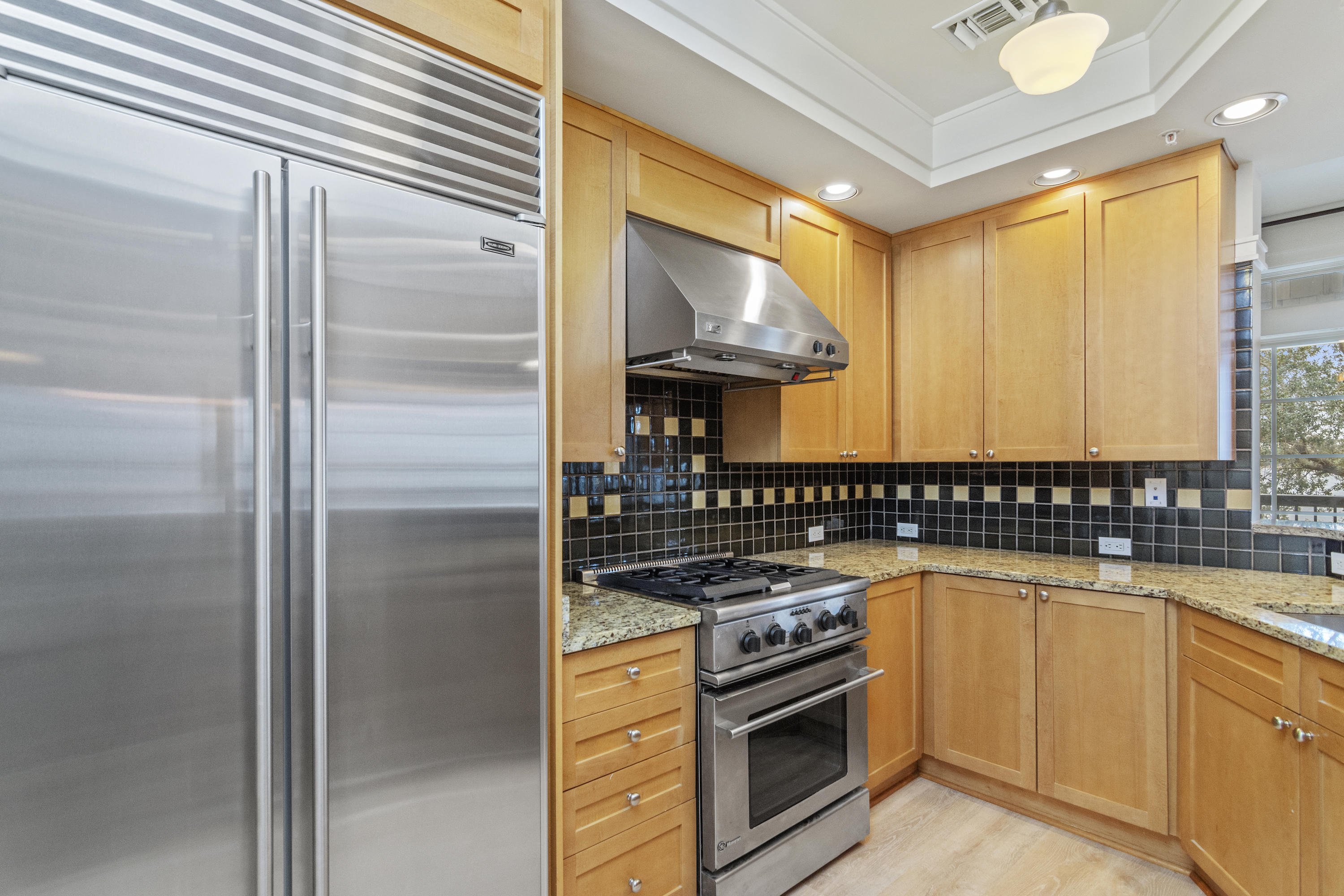 LAKESIDE LODGE AT PROSPECT POINT - Residential