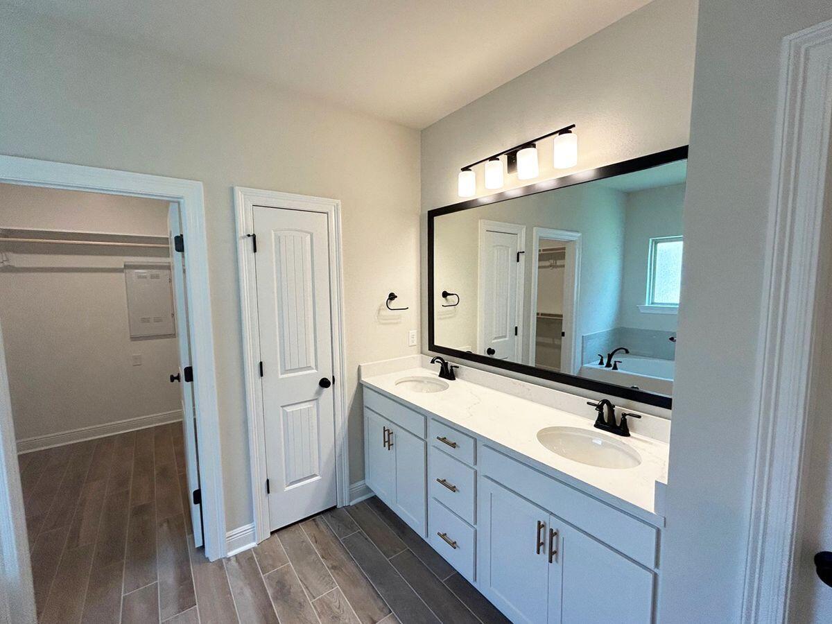 HAMMOCK BAY - STARBURST - Residential