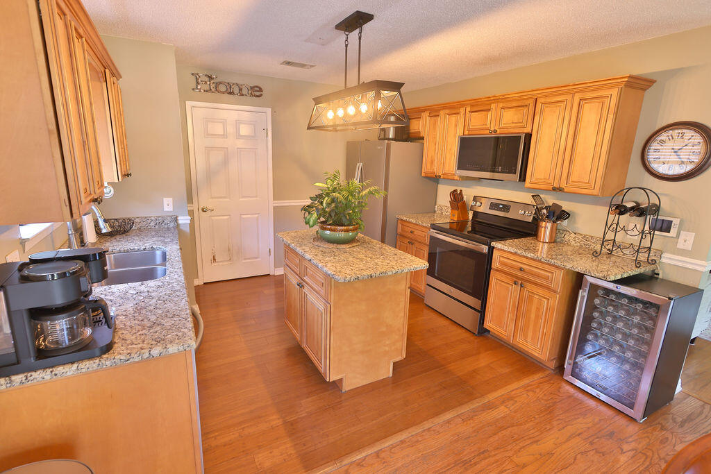 EMERALD POINTE - Residential