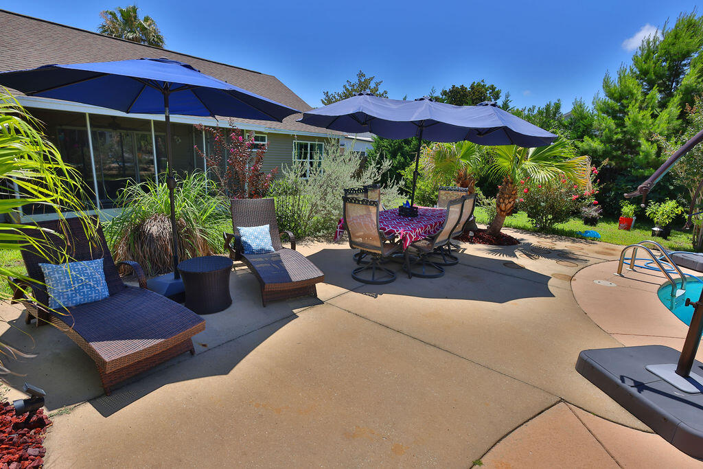 EMERALD POINTE - Residential