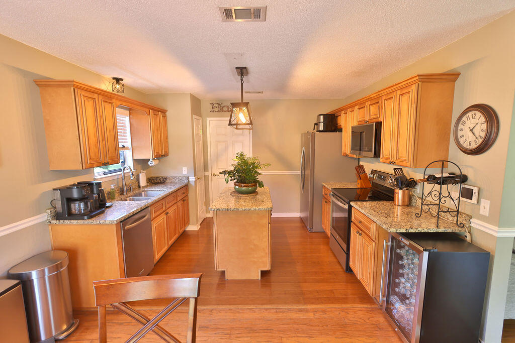 EMERALD POINTE - Residential