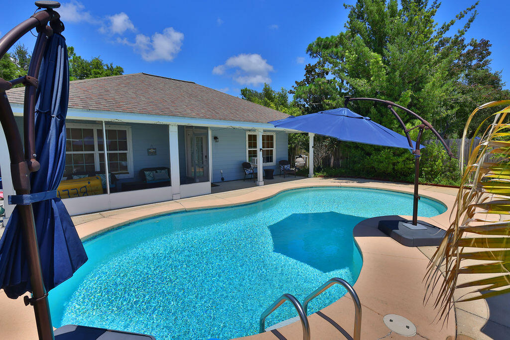 EMERALD POINTE - Residential