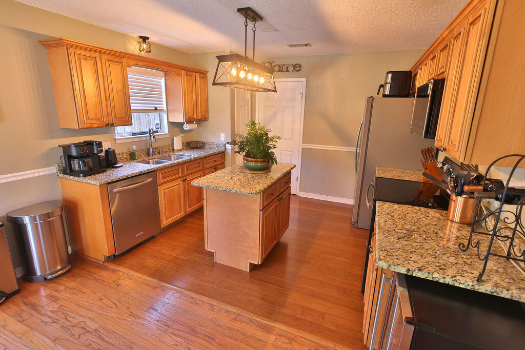 EMERALD POINTE - Residential