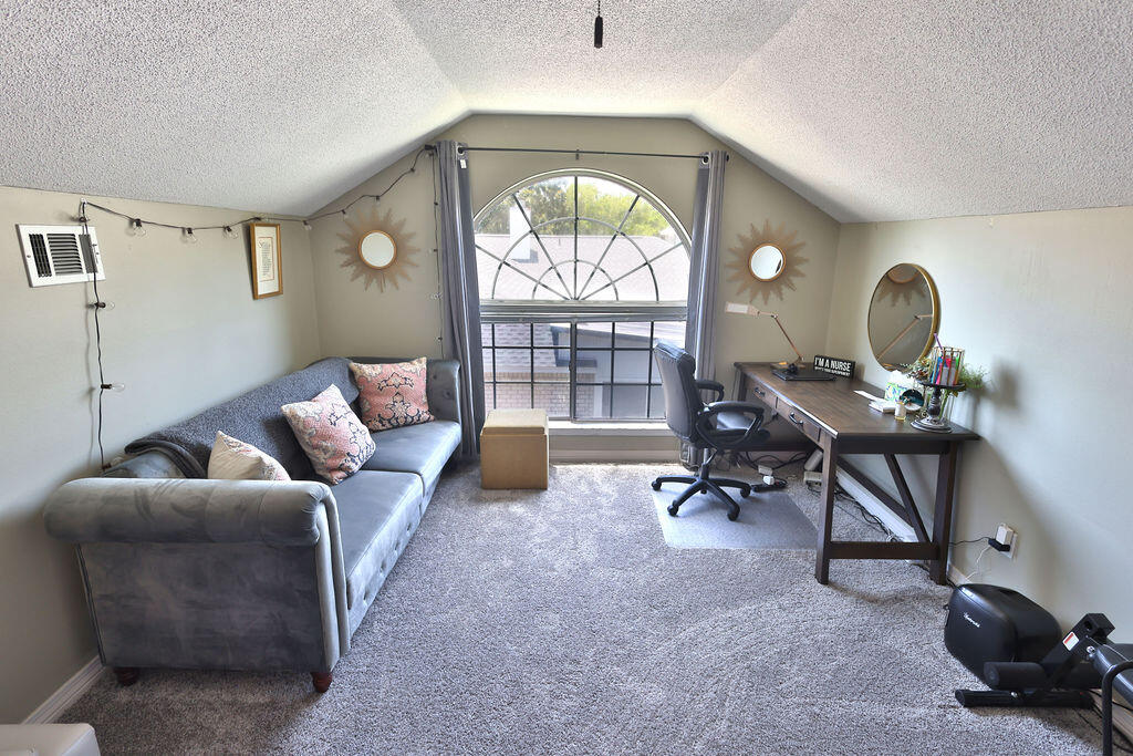 EMERALD POINTE - Residential