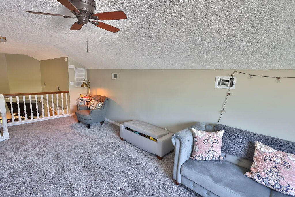 EMERALD POINTE - Residential