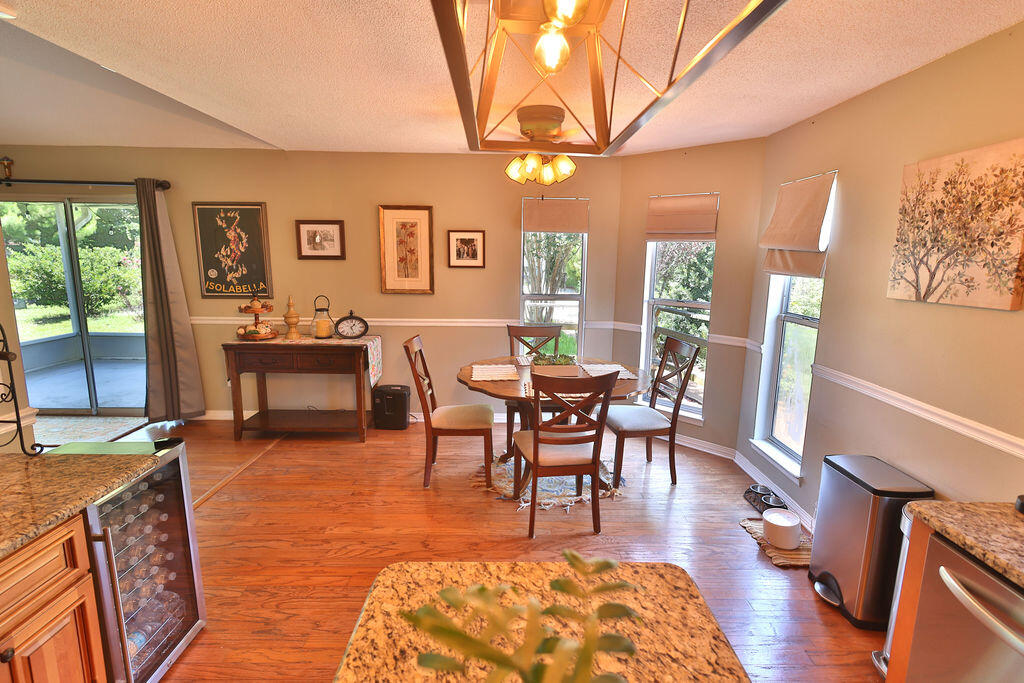 EMERALD POINTE - Residential