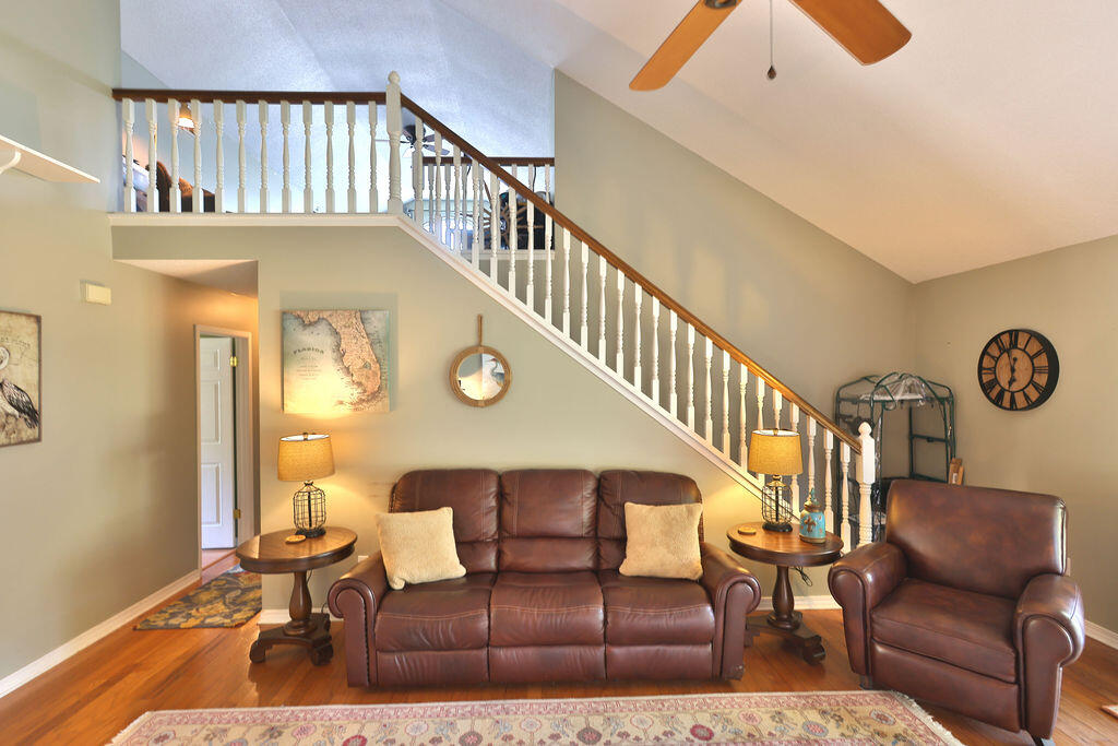 EMERALD POINTE - Residential