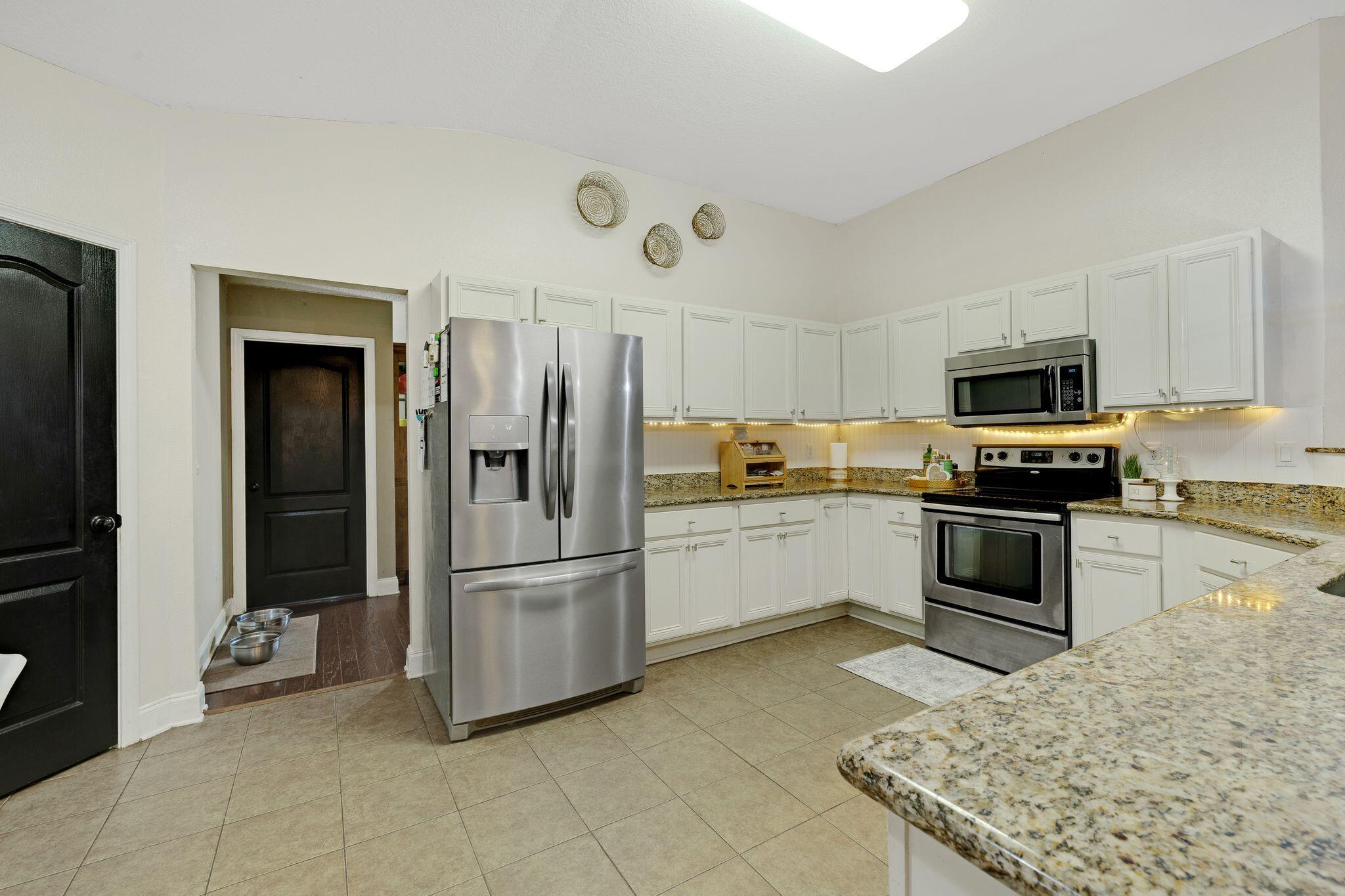 SILVER SPRINGS EST - Residential