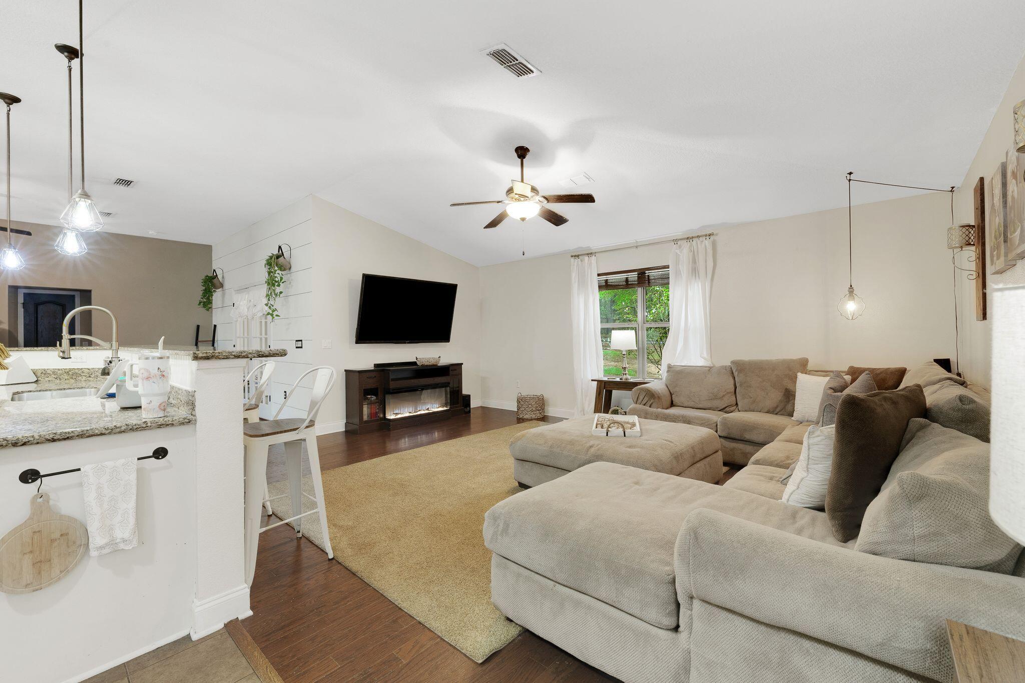 SILVER SPRINGS EST - Residential