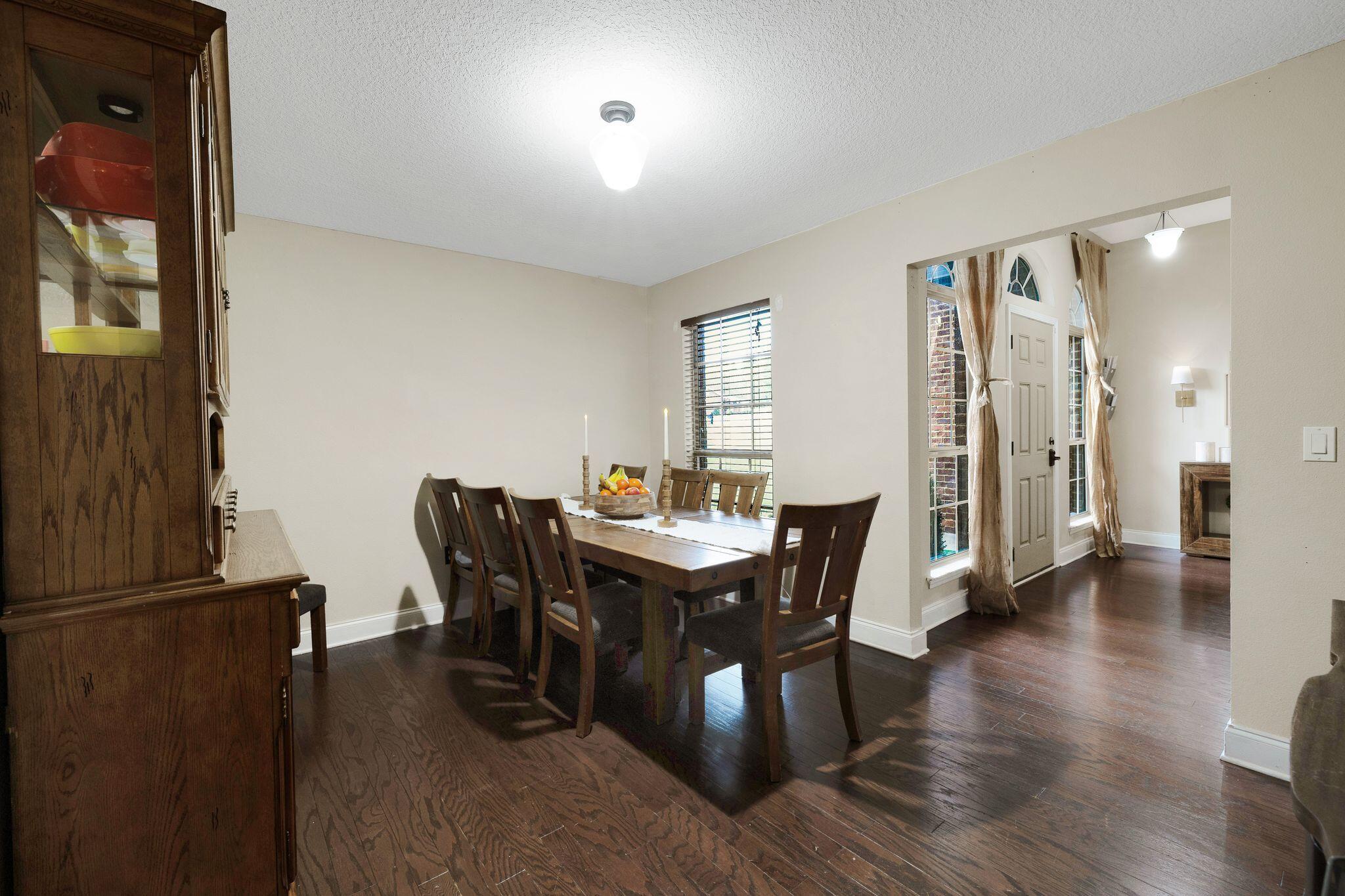 SILVER SPRINGS EST - Residential