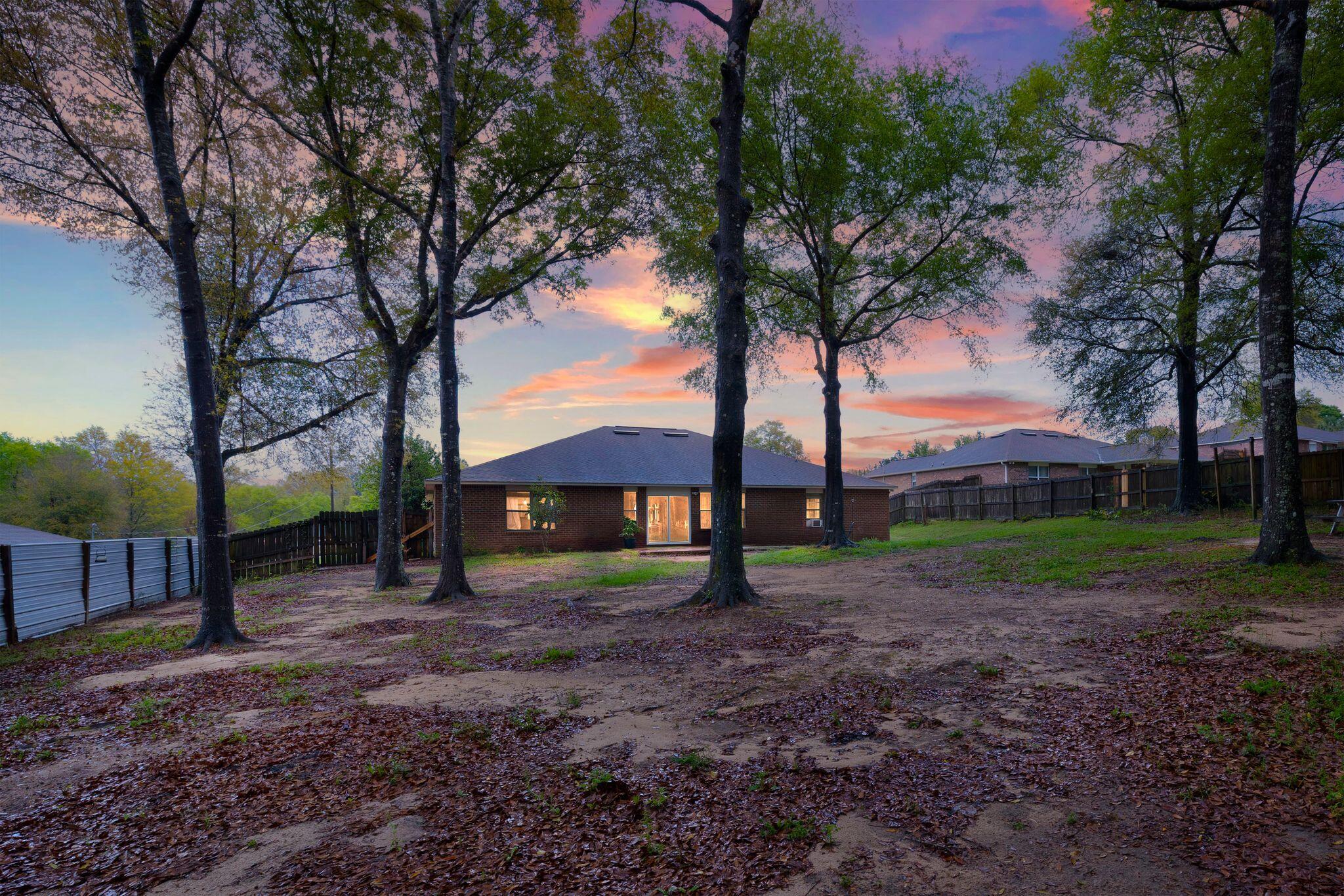 SILVER SPRINGS EST - Residential