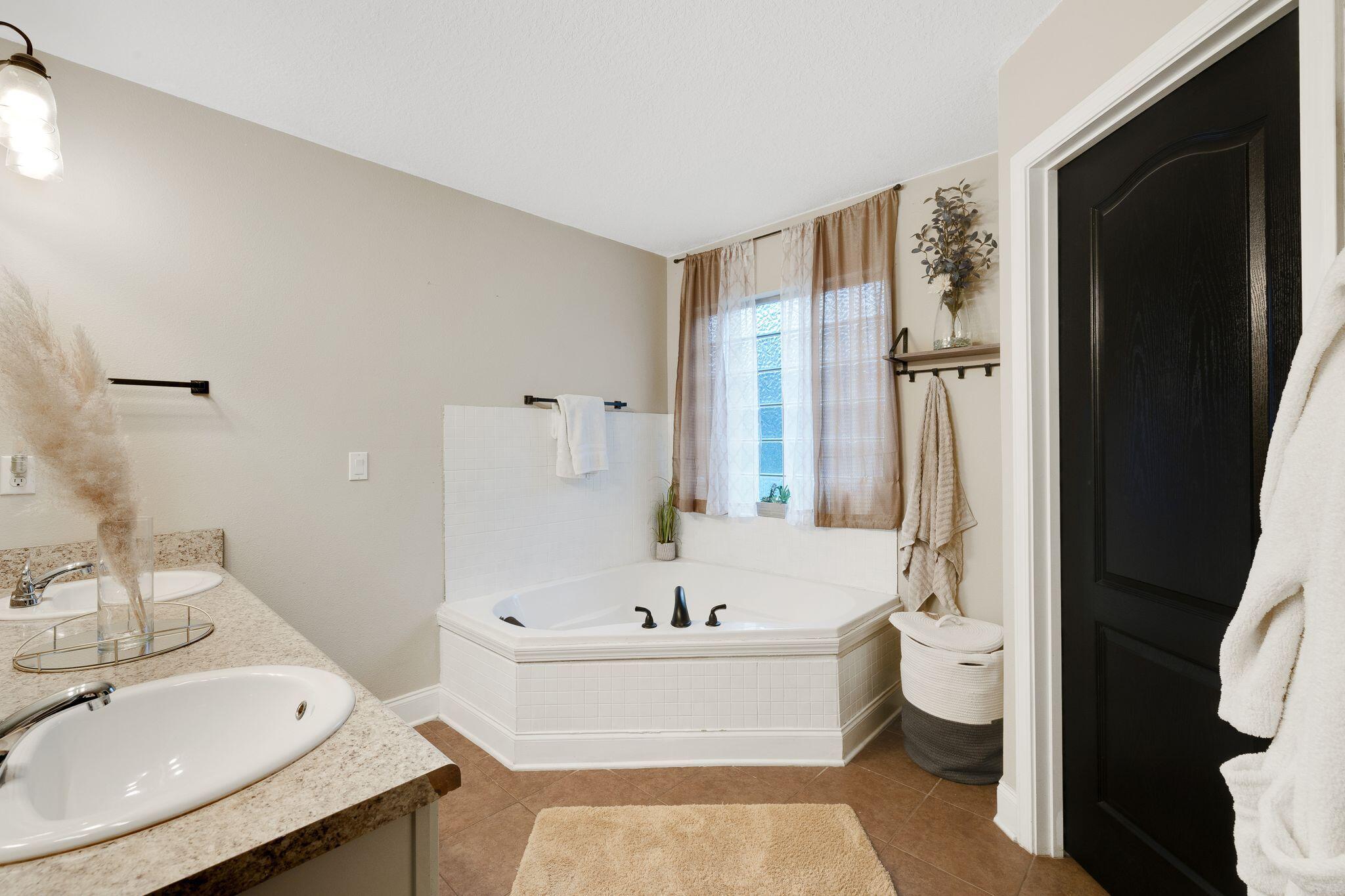 SILVER SPRINGS EST - Residential