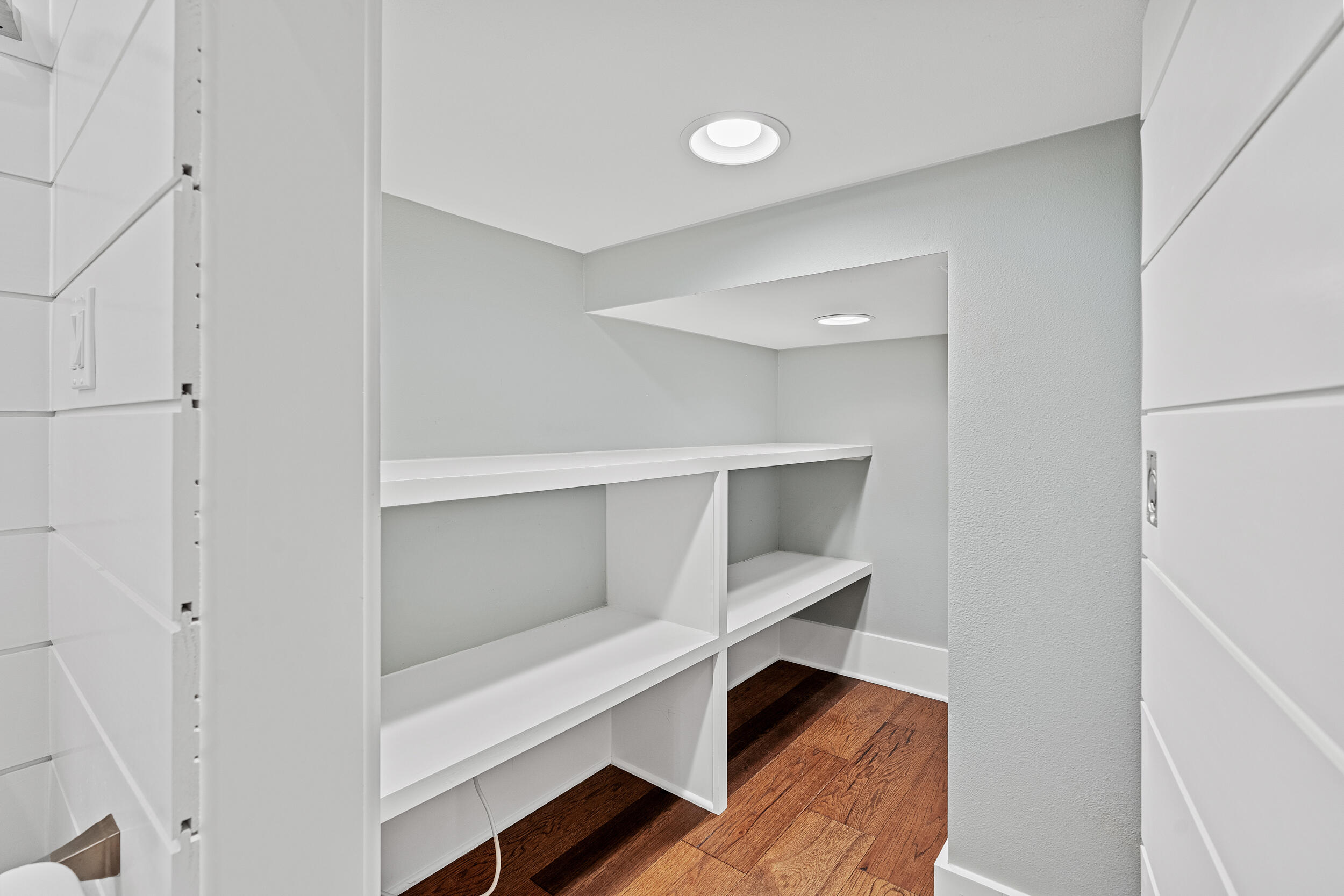 FOREST LAKES - Residential