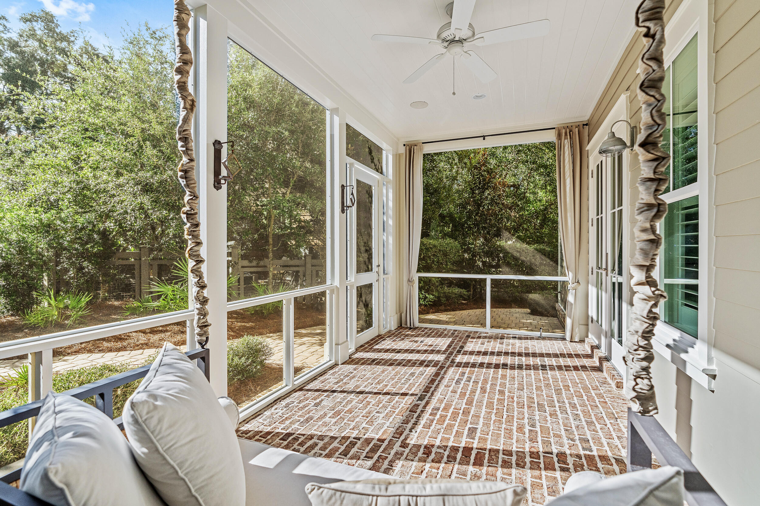 FOREST LAKES - Residential