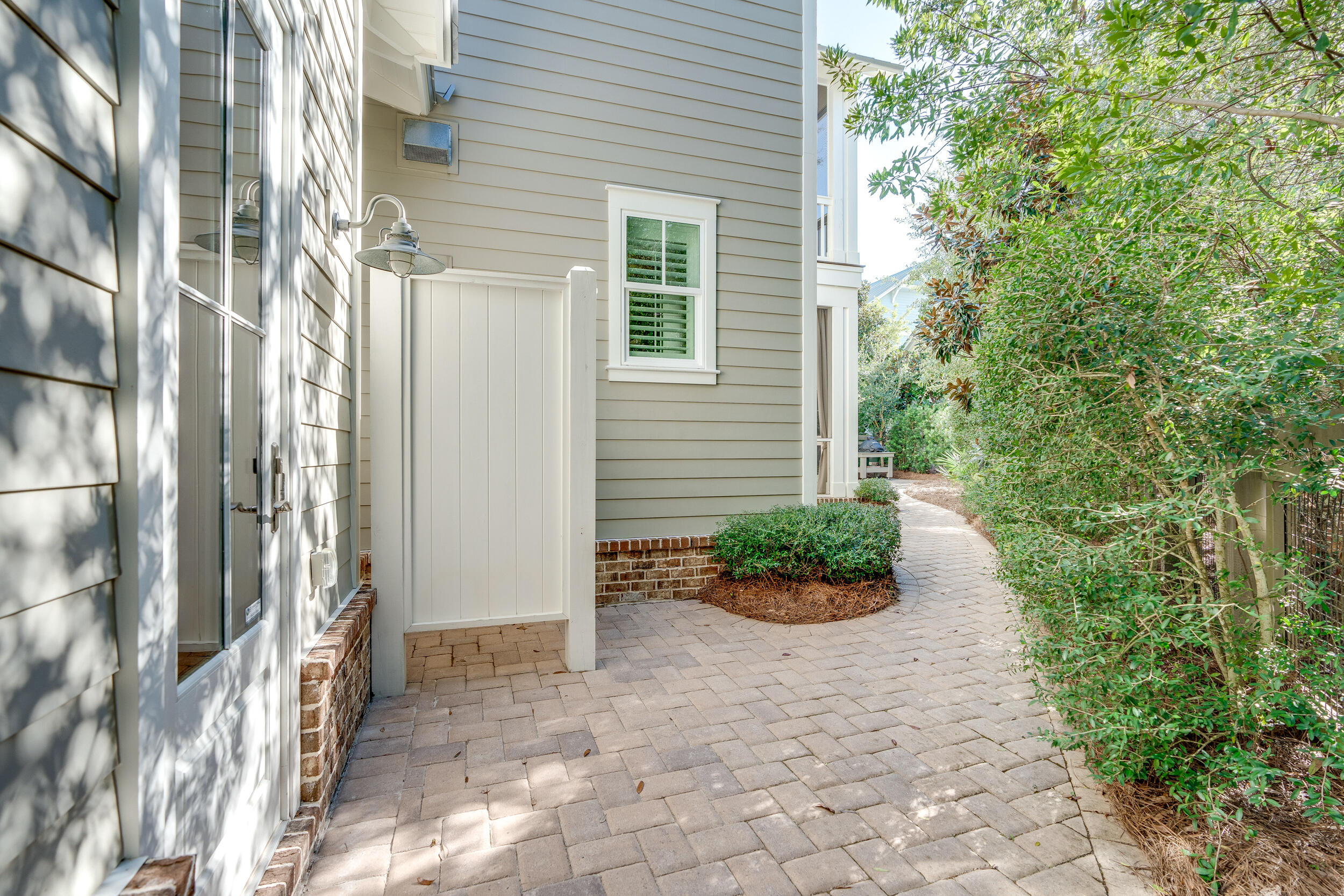 FOREST LAKES - Residential