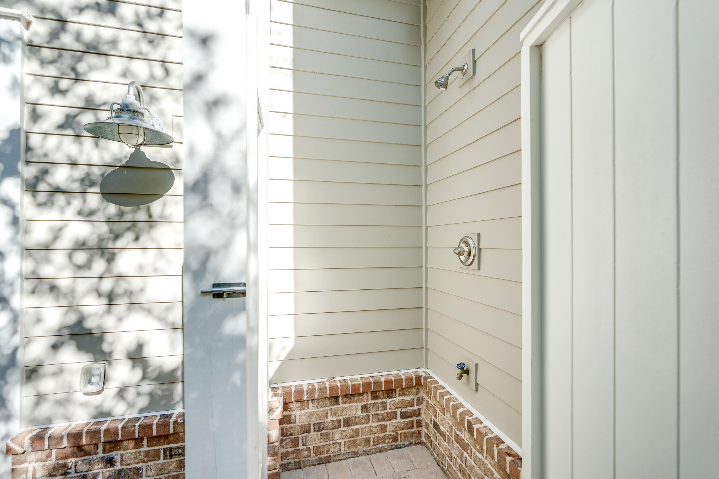 FOREST LAKES - Residential