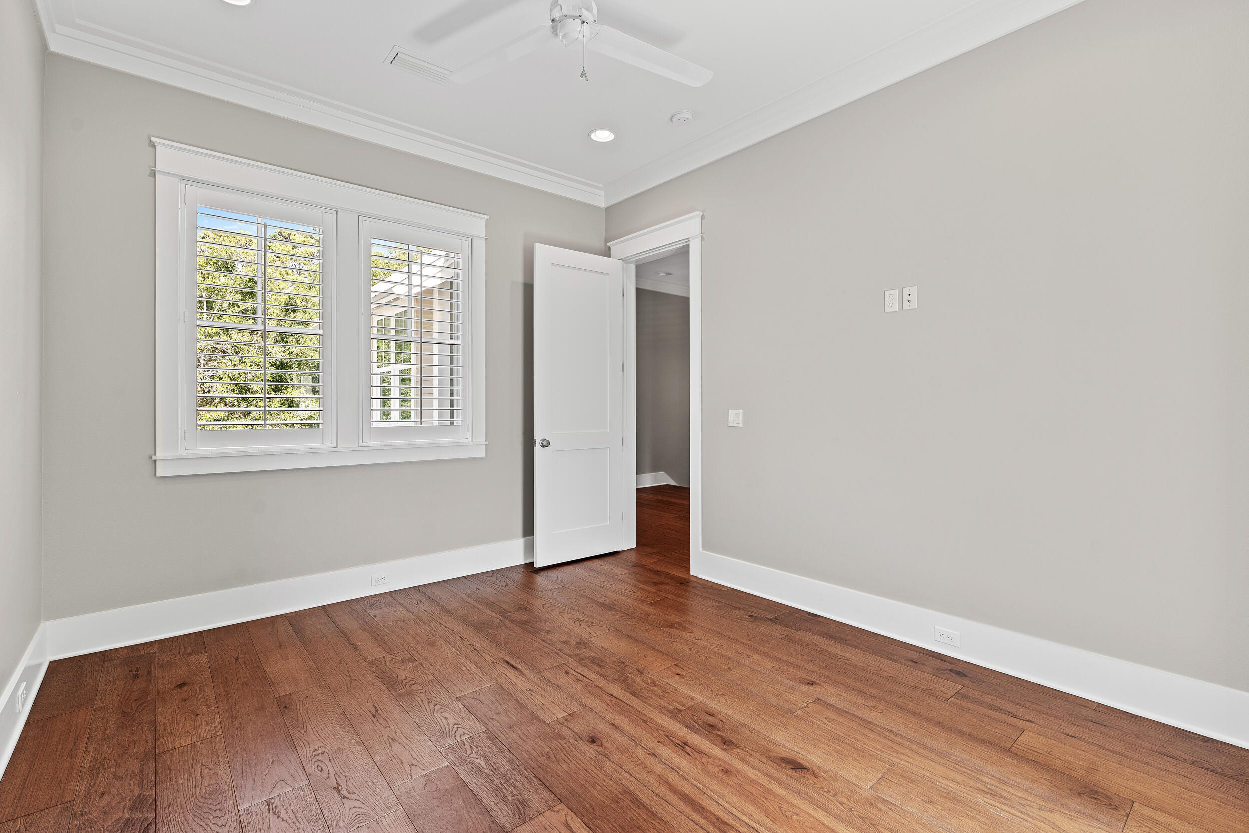 FOREST LAKES - Residential