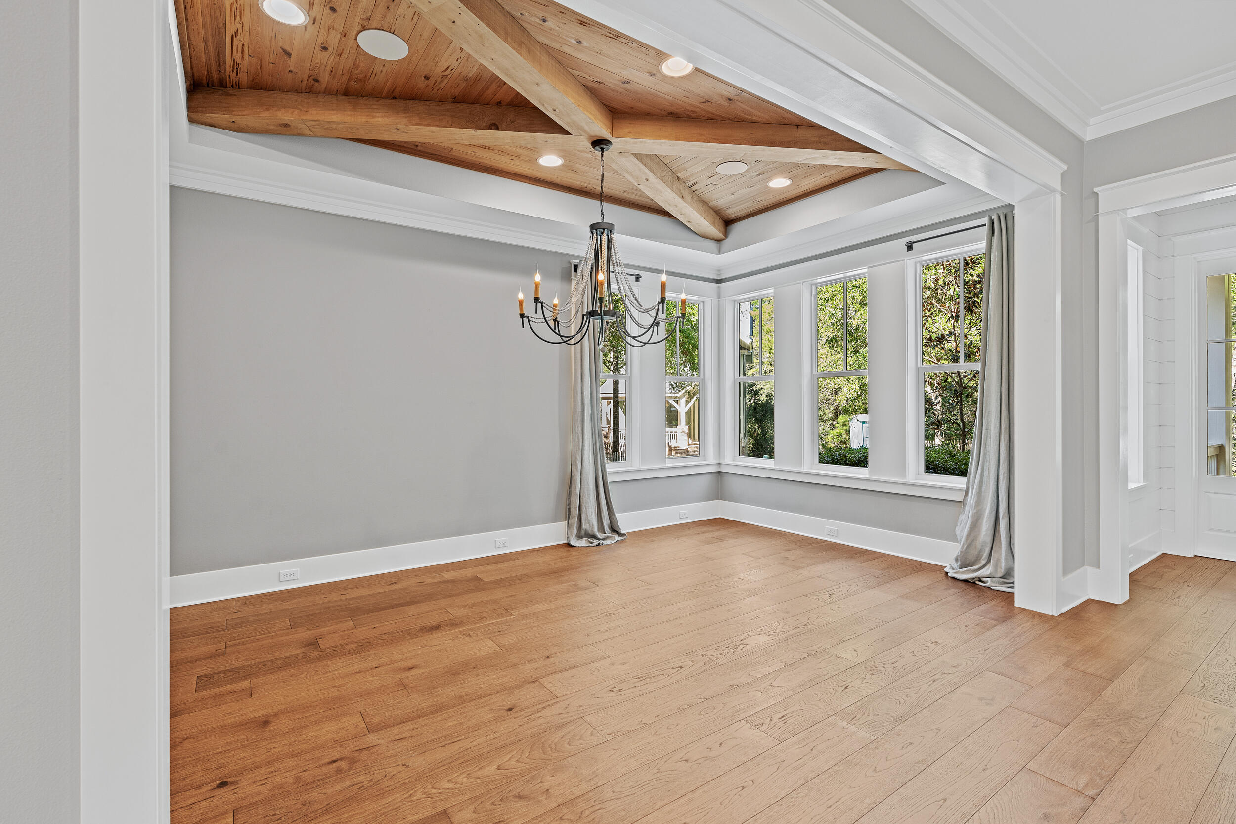 FOREST LAKES - Residential