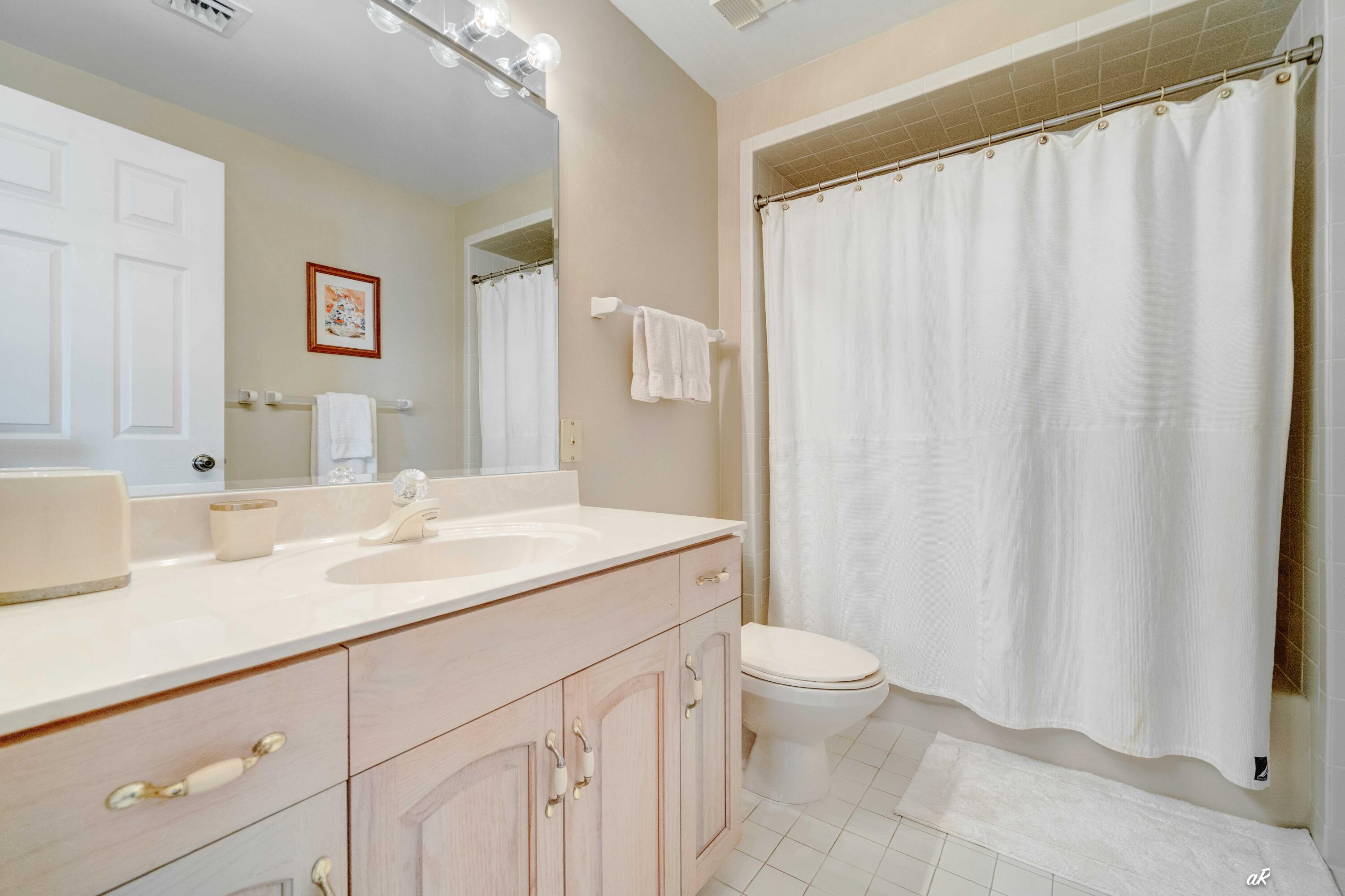 SUMMERWIND CONDOS - Residential