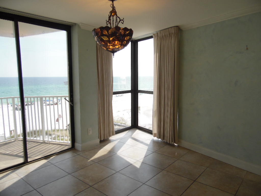 MAINSAIL CONDO PH 5 - Residential