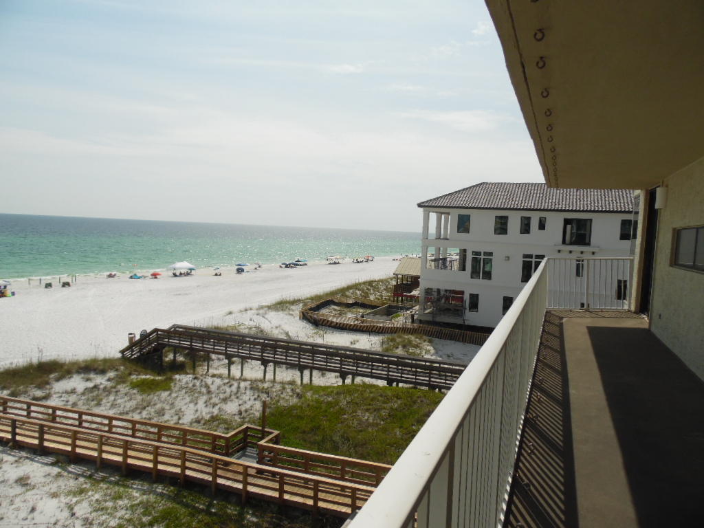 MAINSAIL CONDO PH 5 - Residential