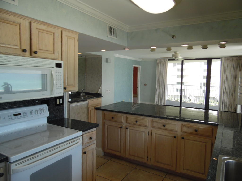 MAINSAIL CONDO PH 5 - Residential